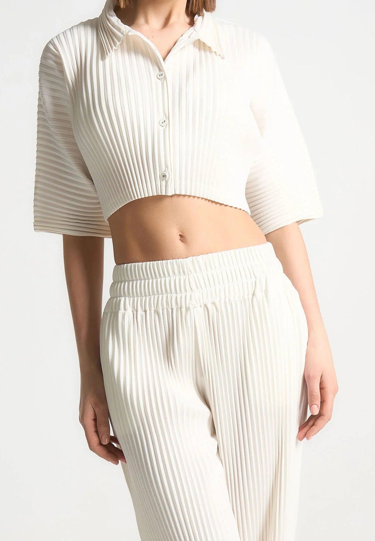 M⁠ona - Pleated Cropped Shirt - Off White