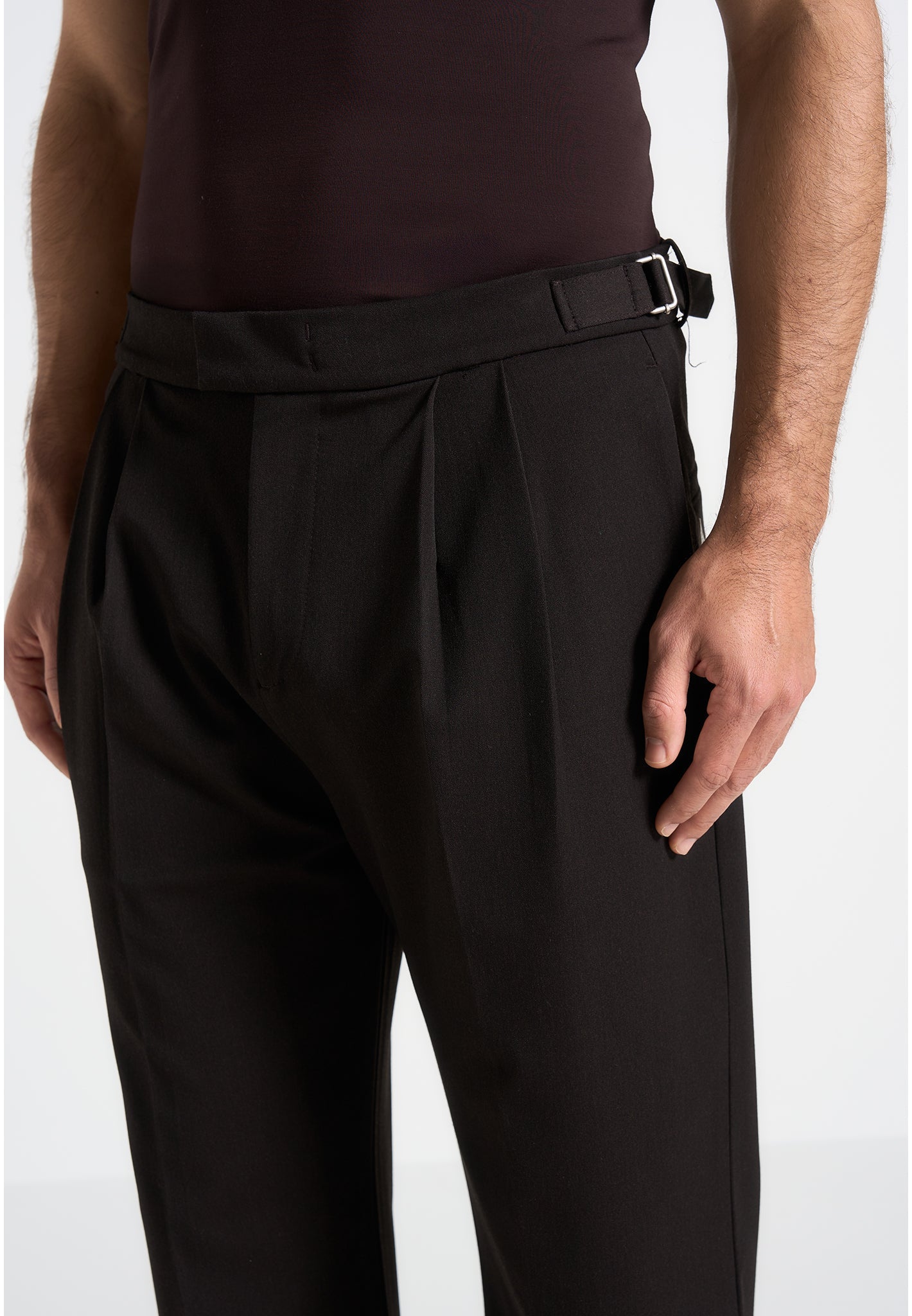 Pierre - Relaxed Fit Textured Twin Pleat Tailored Trousers - Brown