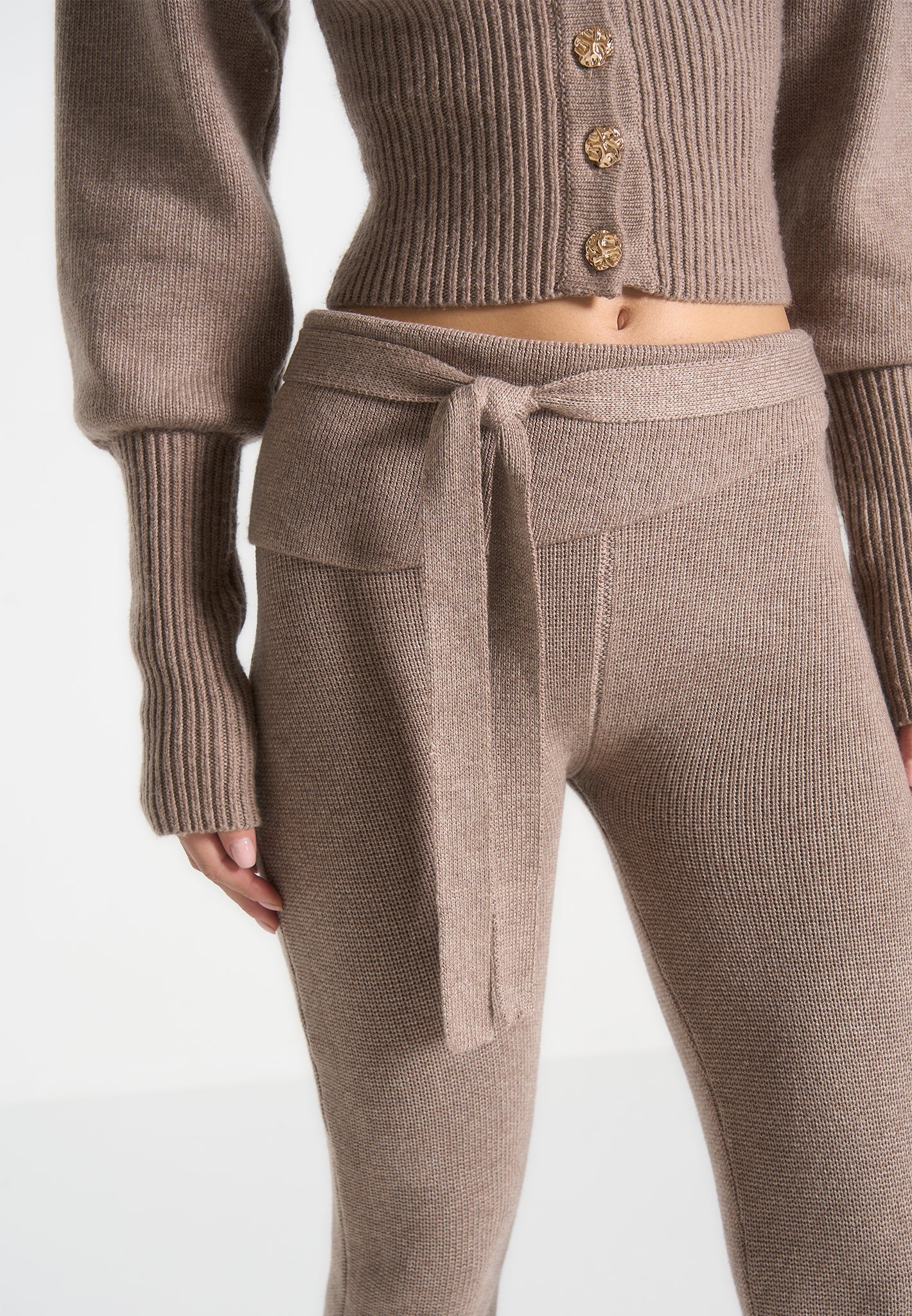 knitted-fit-flare-leggings-with-belt-taupe