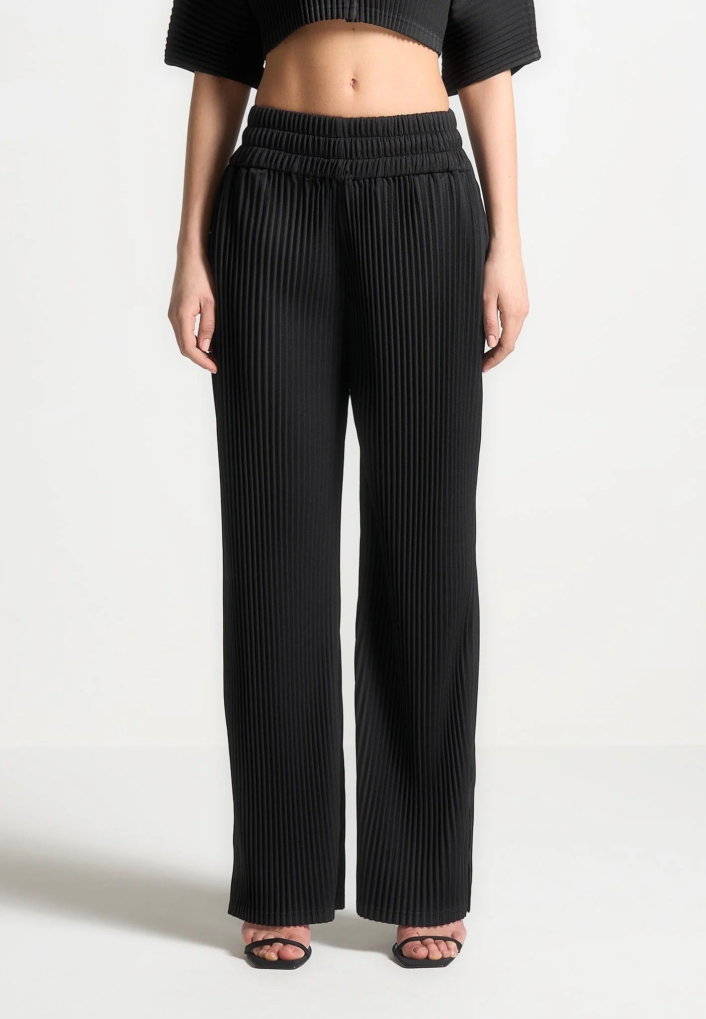 L⁠ila - Pleated Pants - Black
