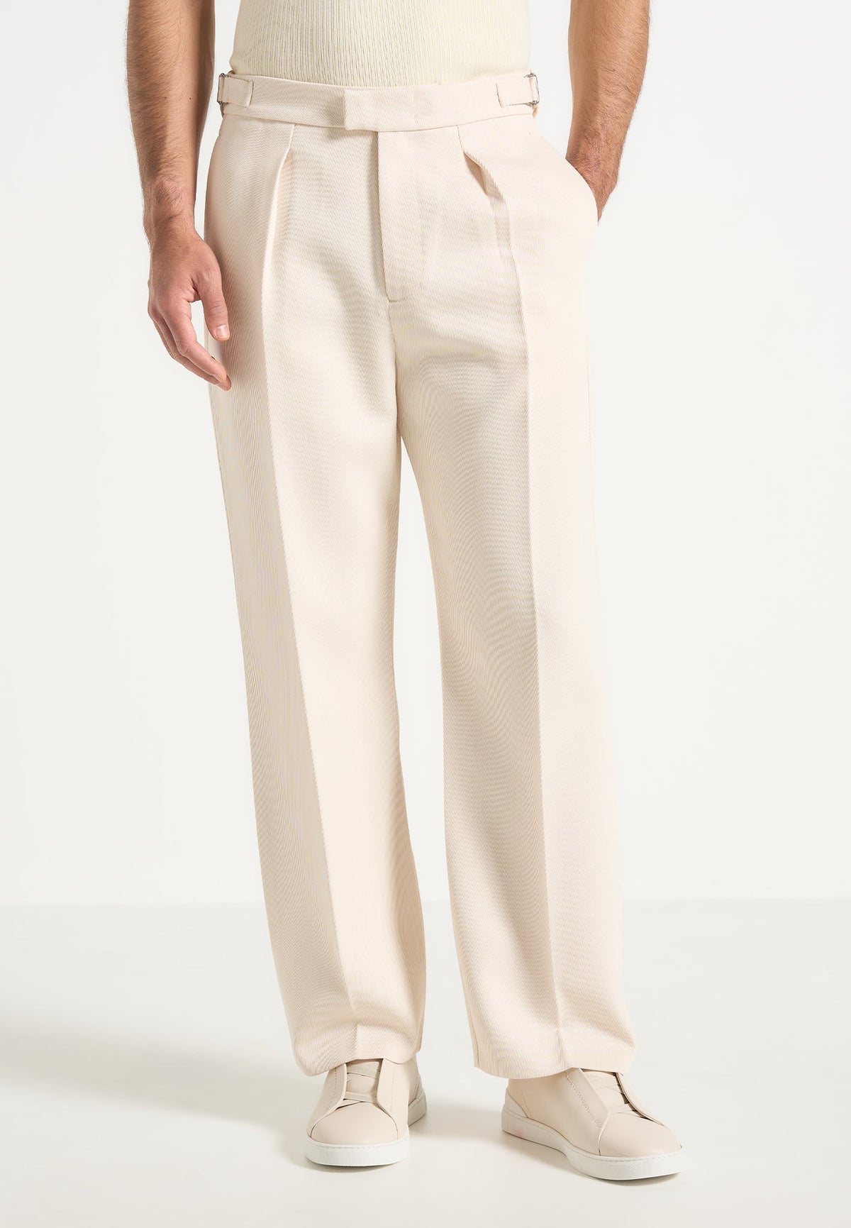 D⁠orian - Relaxed Fit Twill Pleated Tailored Trousers - Cream
