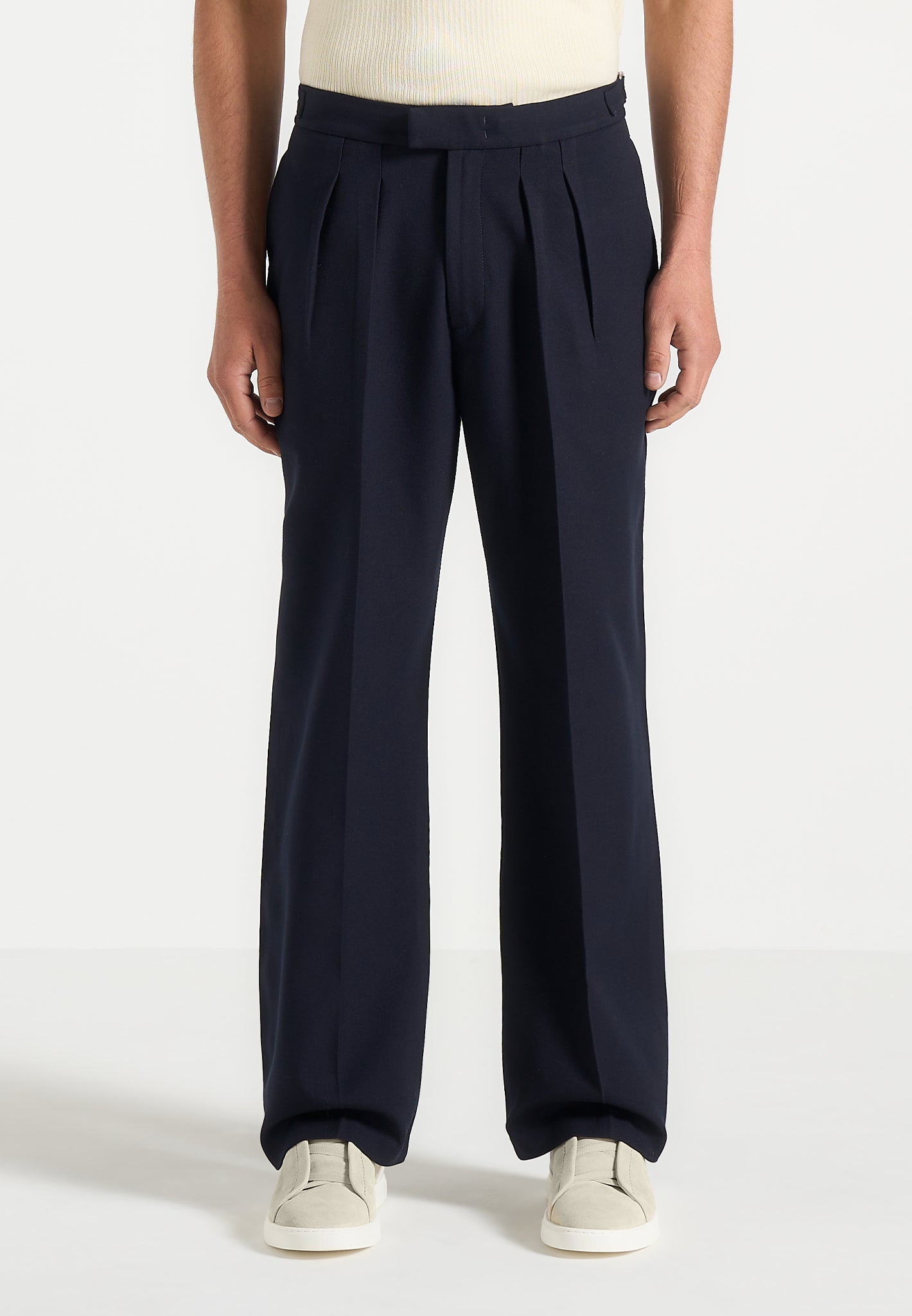 Pierre - Relaxed Fit Pleated Tailored Trousers - Navy