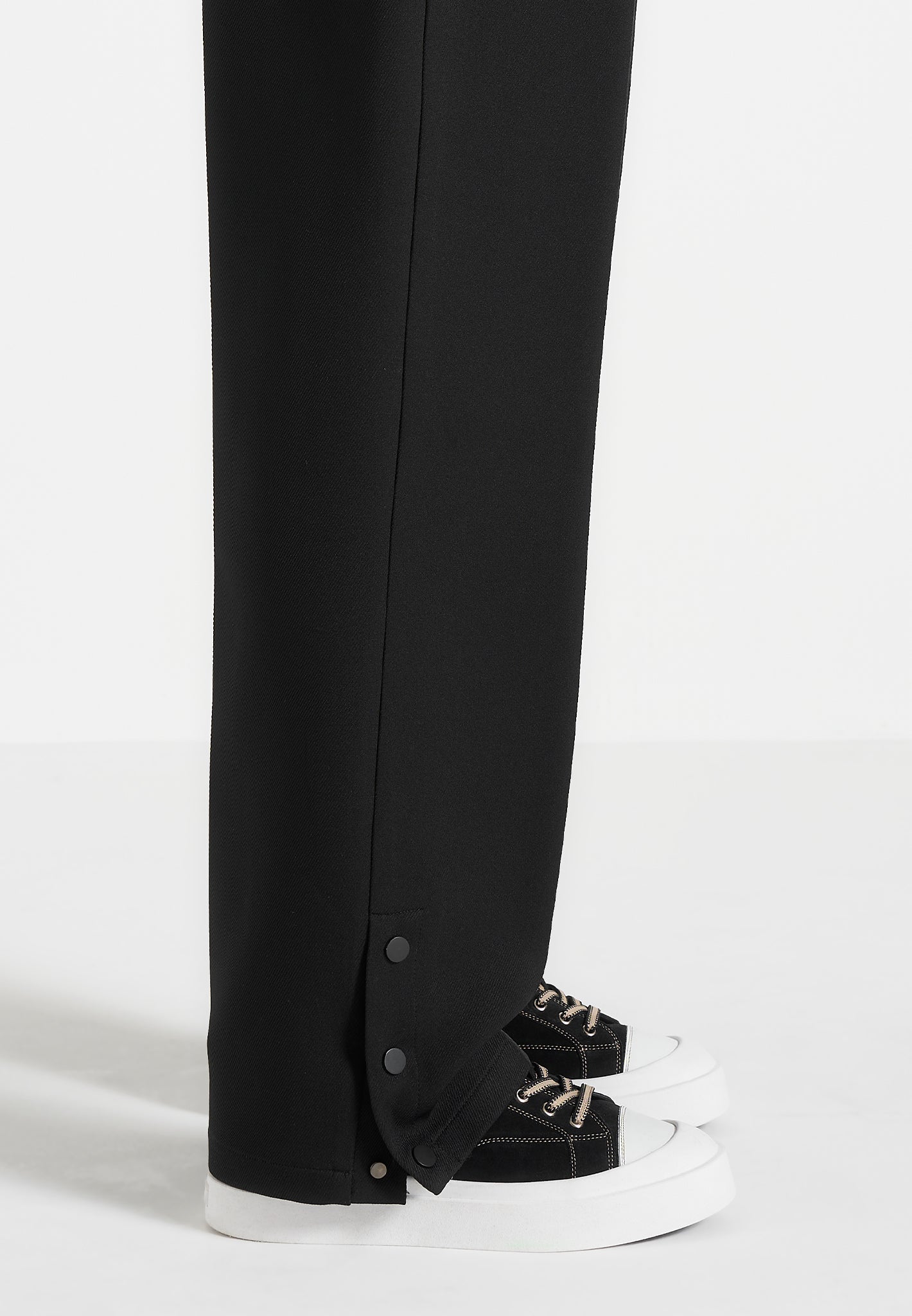 Men's Vienna - Suede Contrast Stitch Sneaker - Black