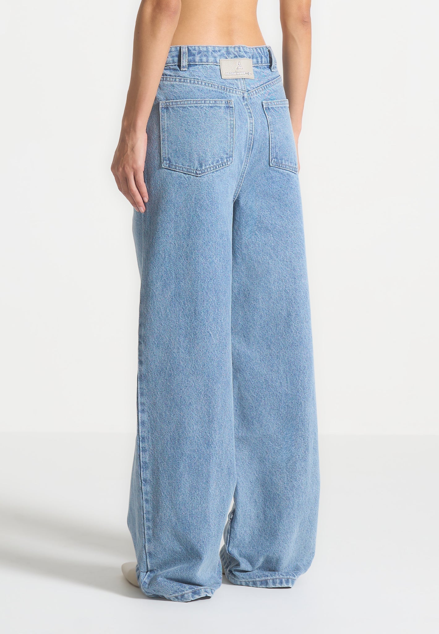 Faye - Wide Mid Rise Jeans with Tie Waist - Mid Blue