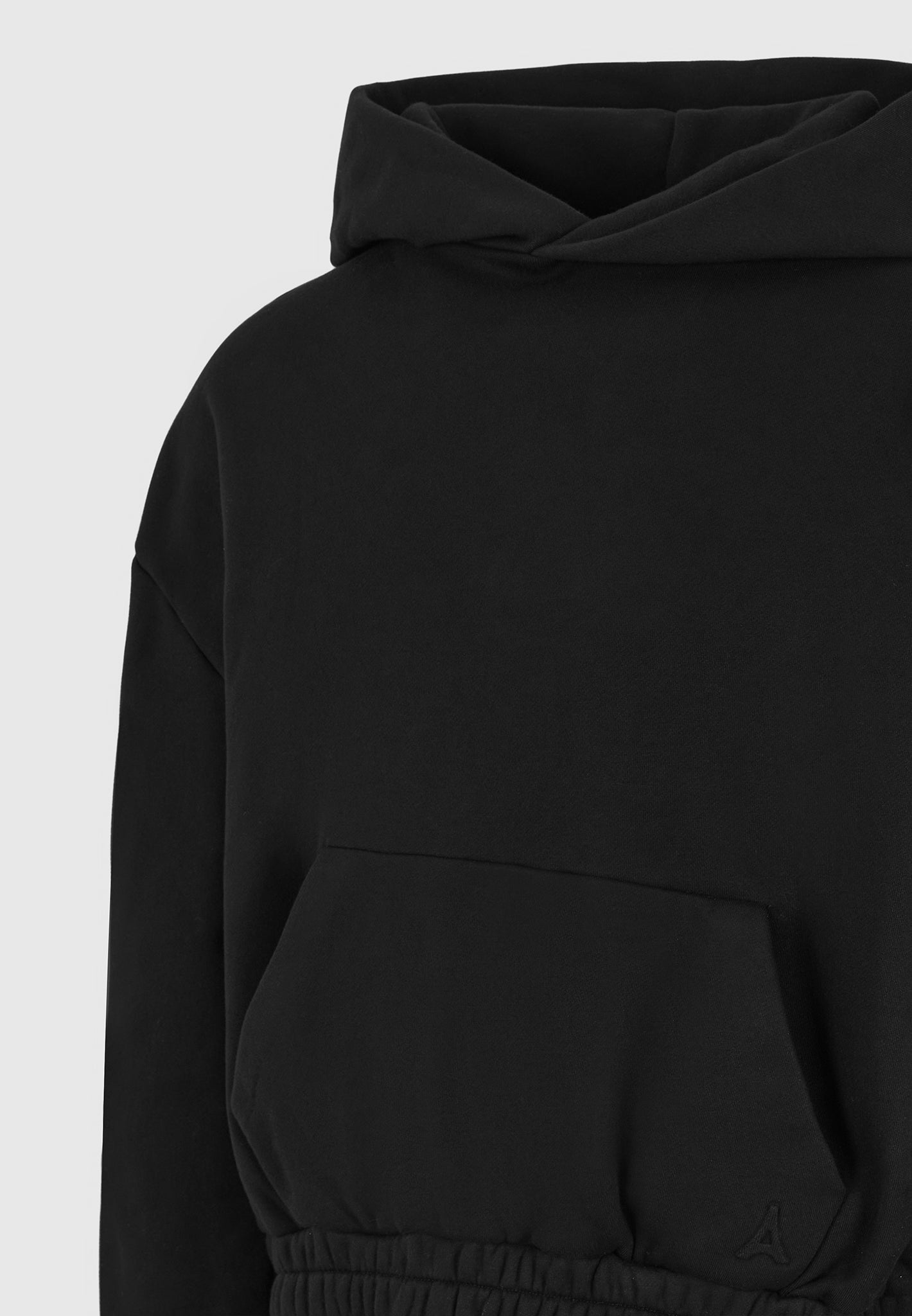 eternel-cropped-hoodie-black