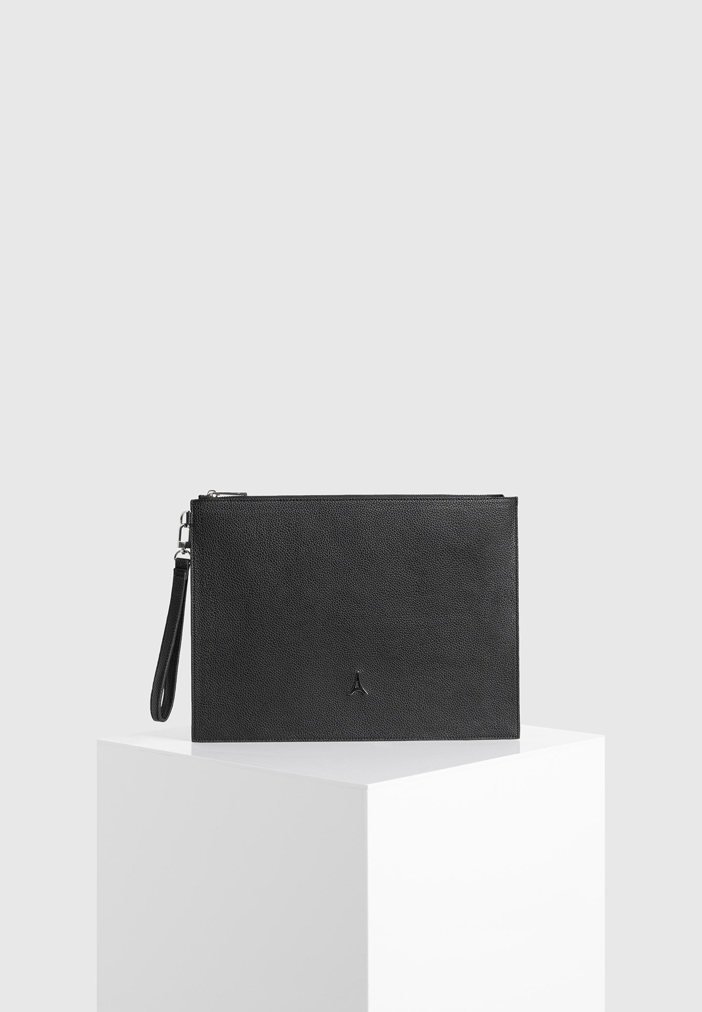 leather-eiffel-laptop-case-black 