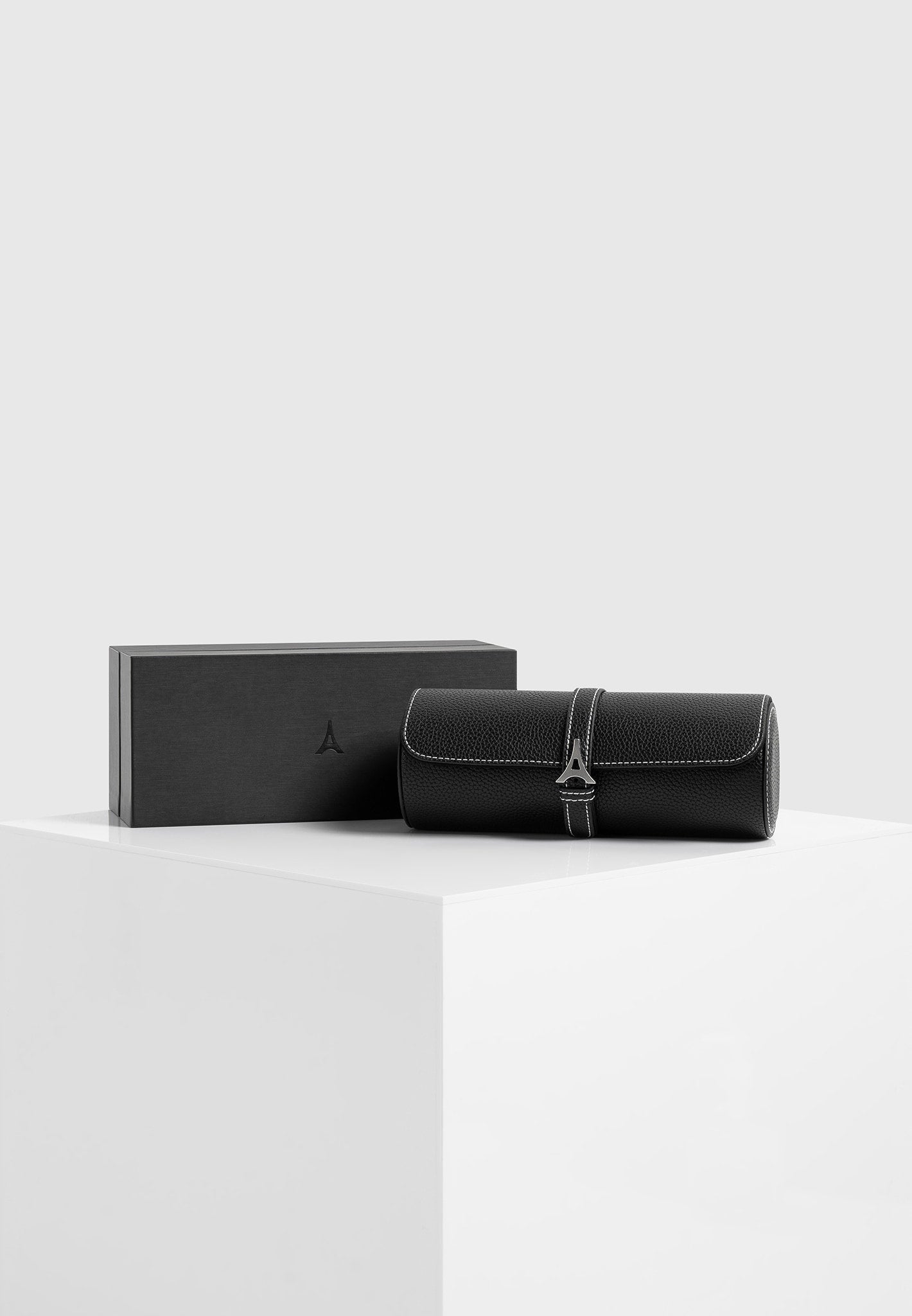 fred-pebbled-leather-contrast-stitch-watch-roll-black