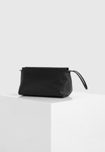 jessy-textured-leather-washbag-black