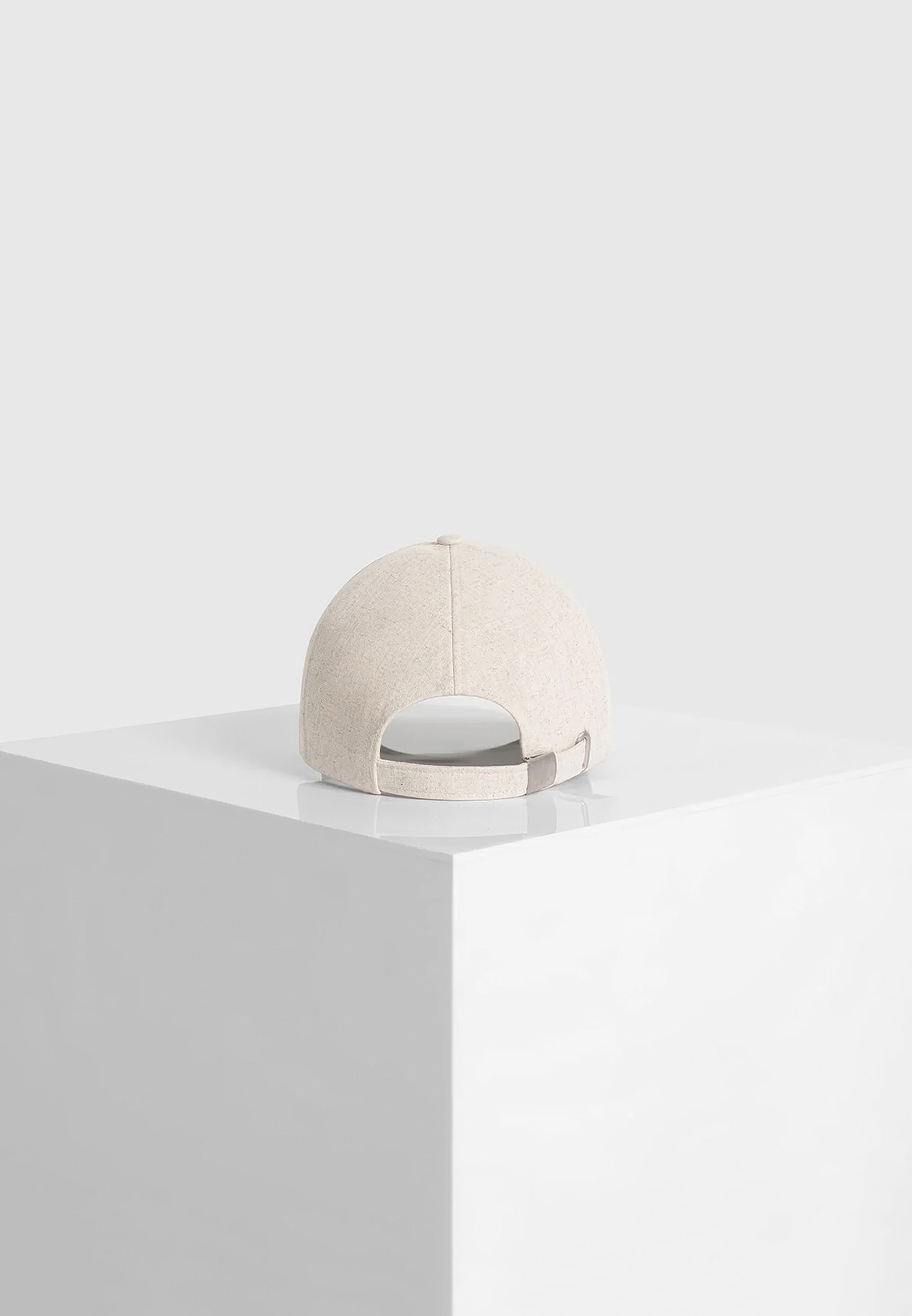 embossed-eiffel-cap-with-leather-trim-natural