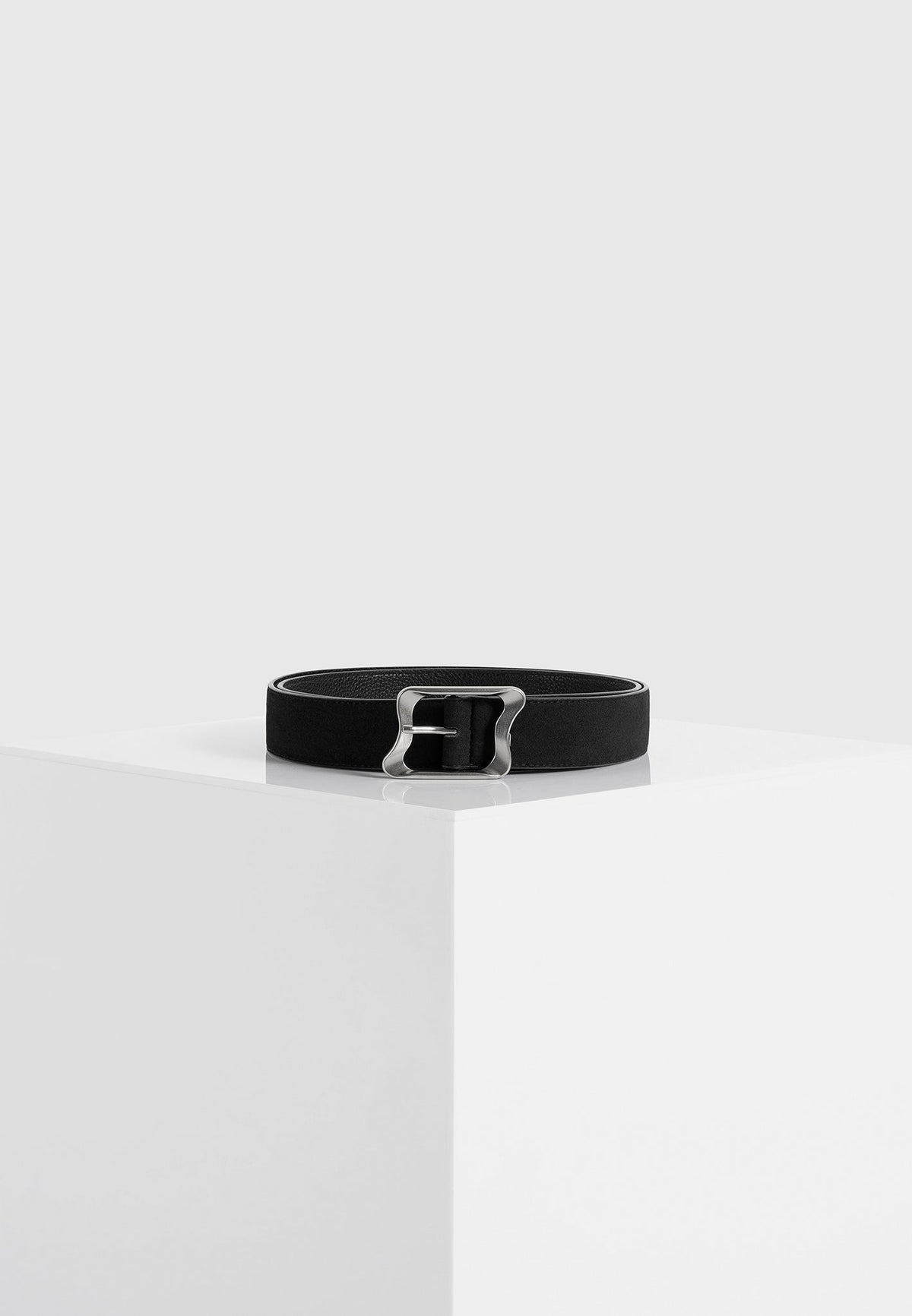 eleanor-suede-and-leather-statement-buckle-belt-black