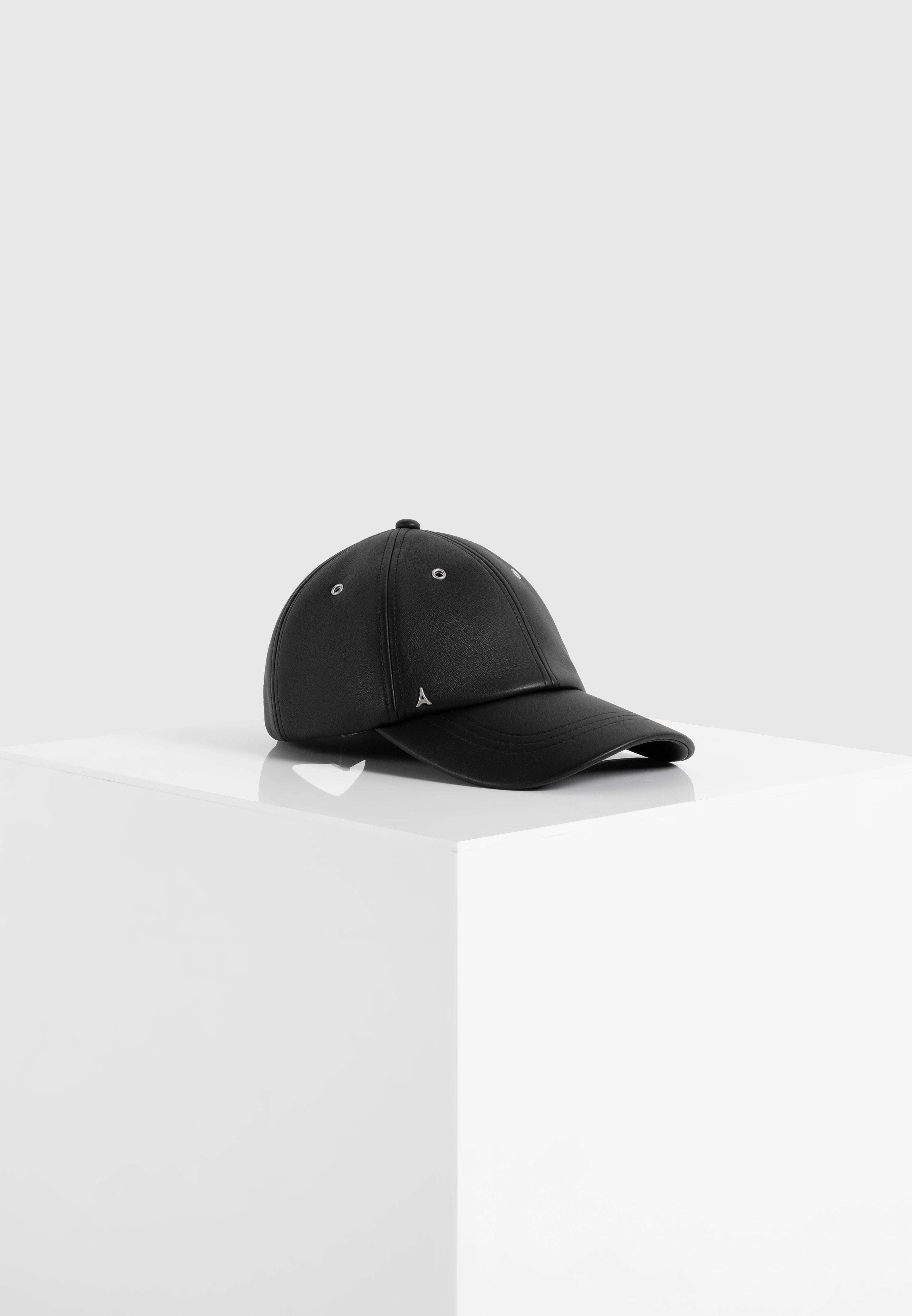 lou-leather-cap-black