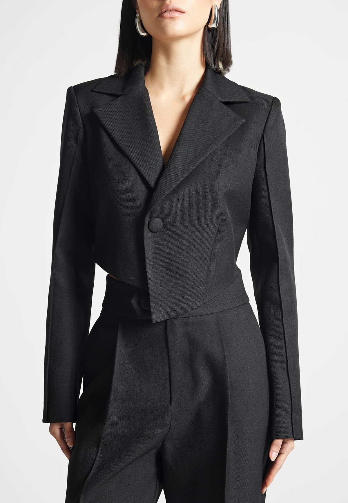 D⁠ina - Asymmetric Tailored Cropped Blazer - Black