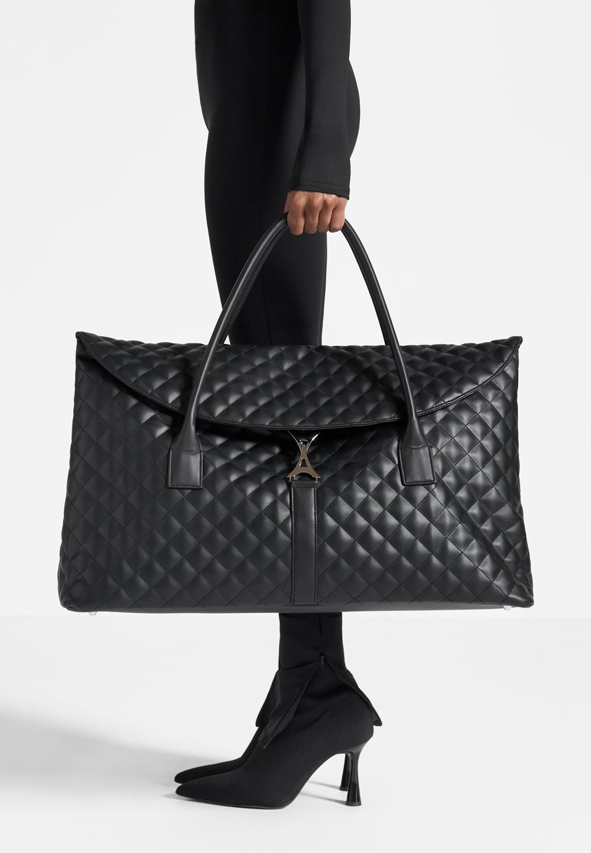 Leather Diamond Quilted Travel Bag - Black