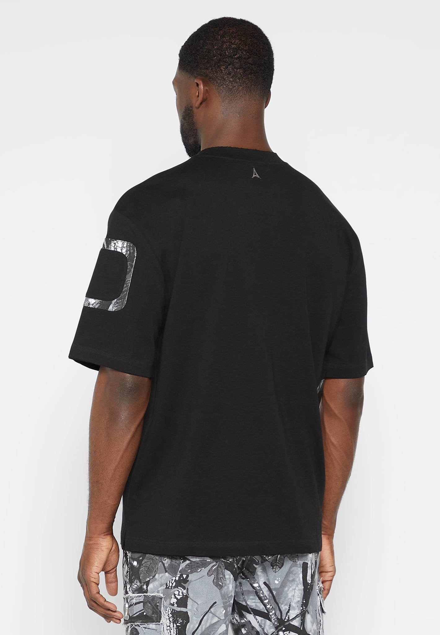 camo-patch-t-shirt-black