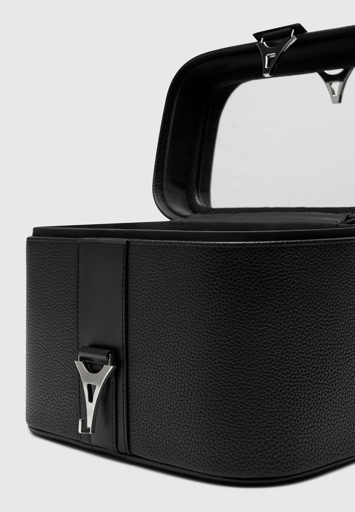 Leather Eiffel Clasp Vanity Case - Black