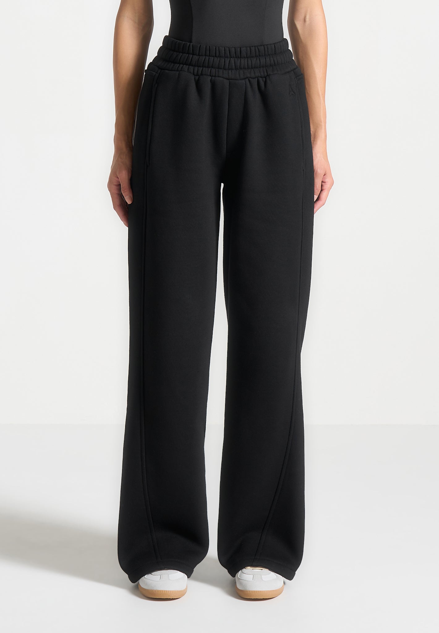 Iris - Relaxed Joggers - Black