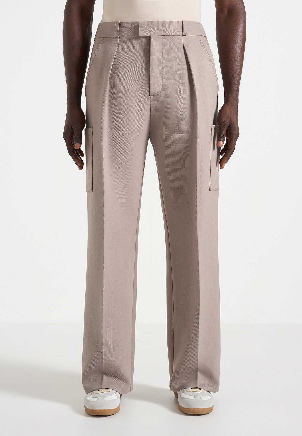Luca - Relaxed Fit Pleated Pocket Pants - Mushroom