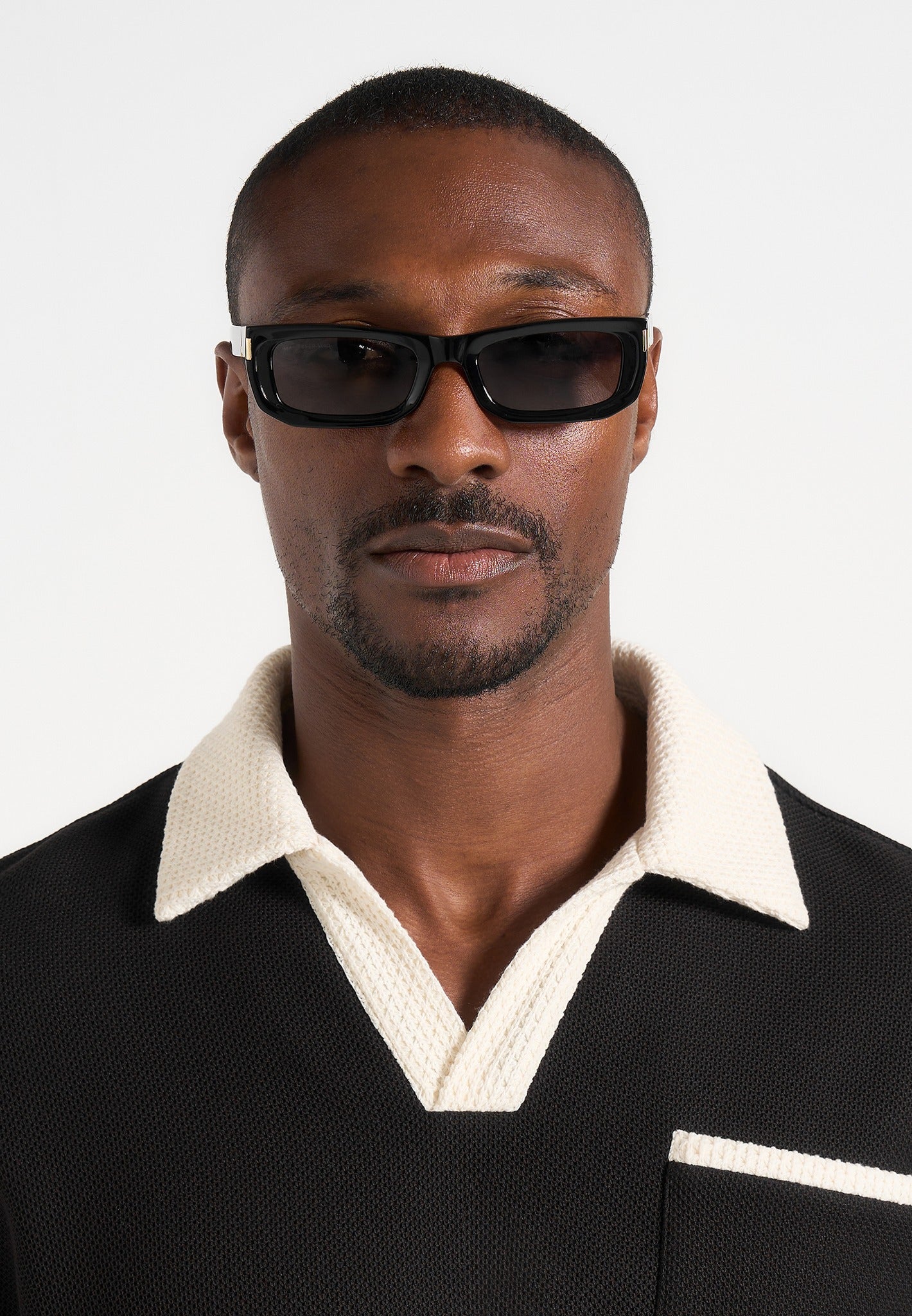 Milan - Curved-Frame Sunglasses - Black