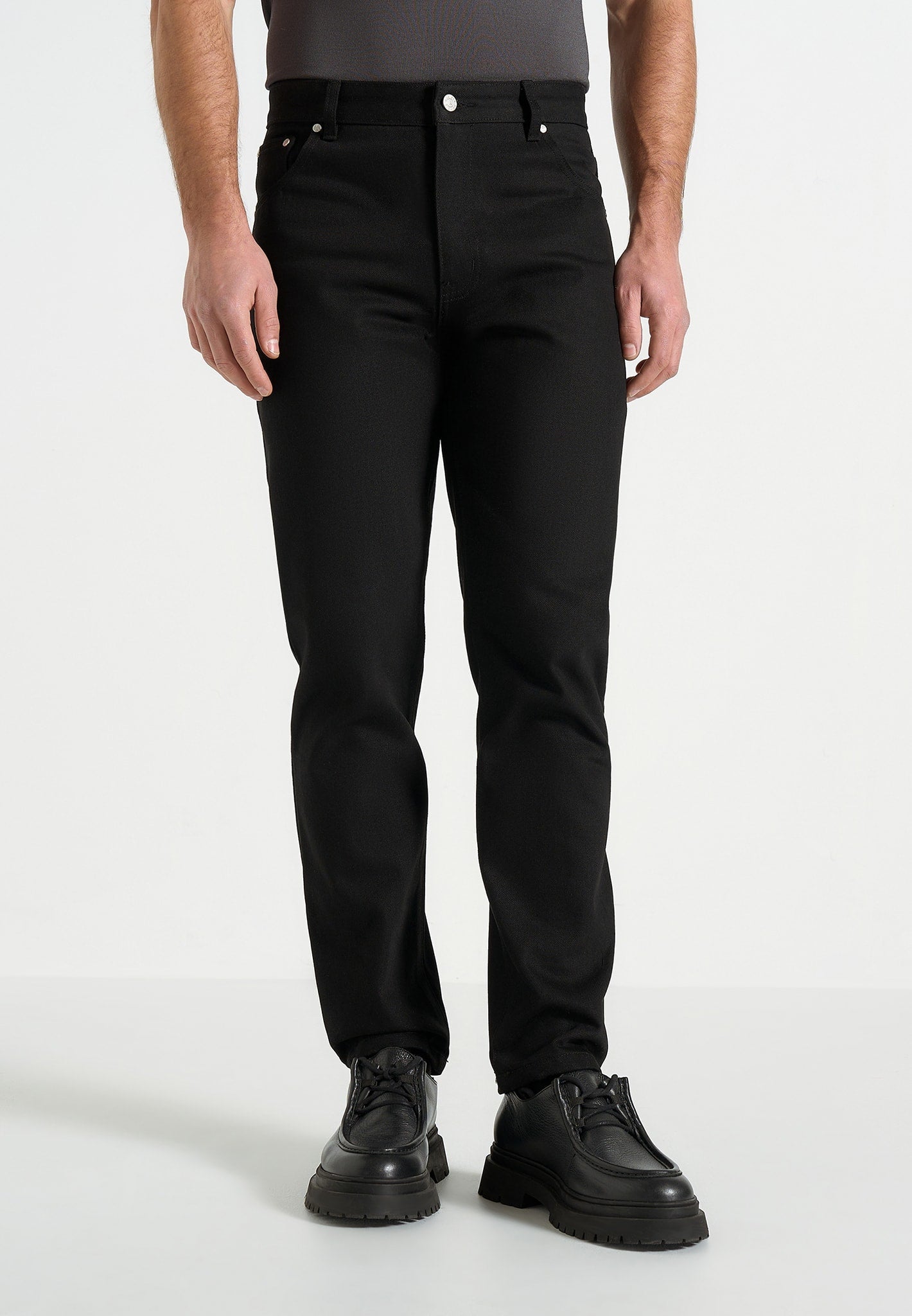 dn001-tapered-fit-denim-jeans-black