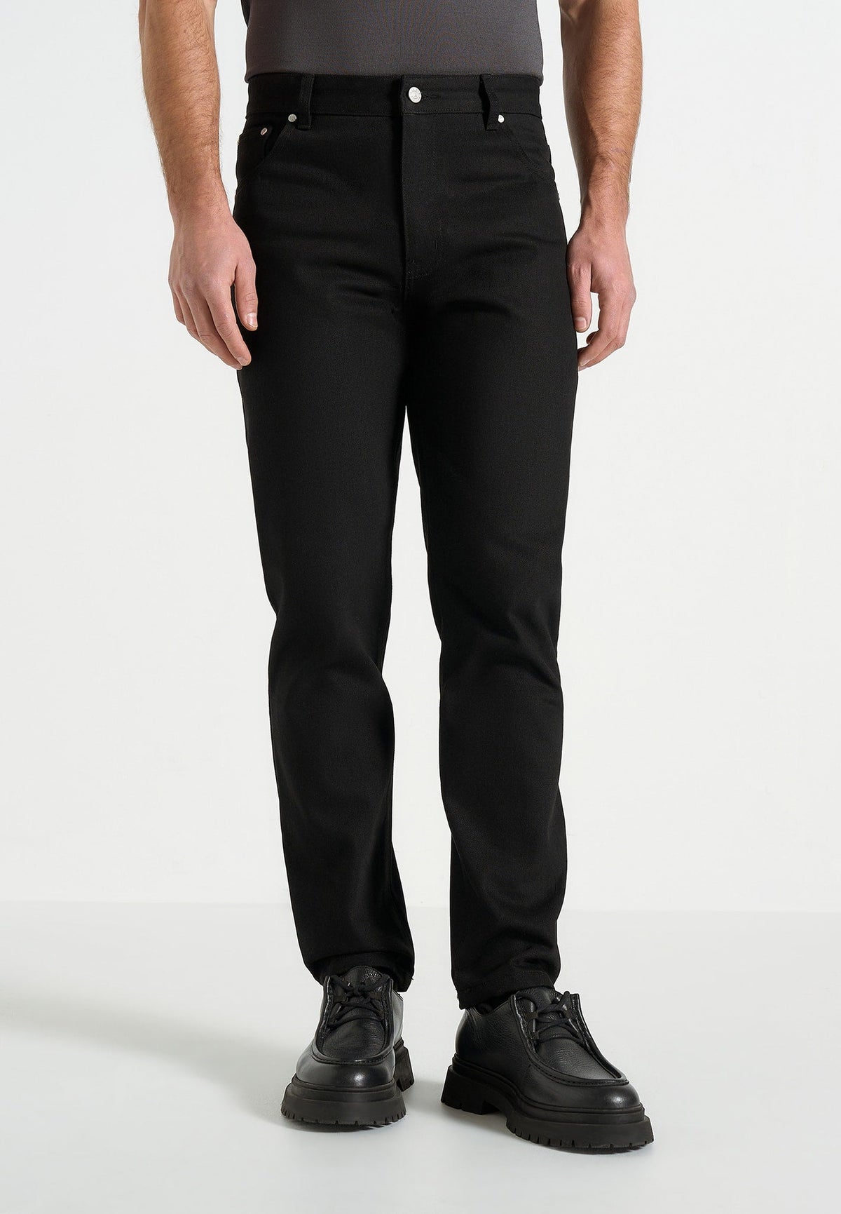 DN001 - Tapered Fit Denim Jeans - Black