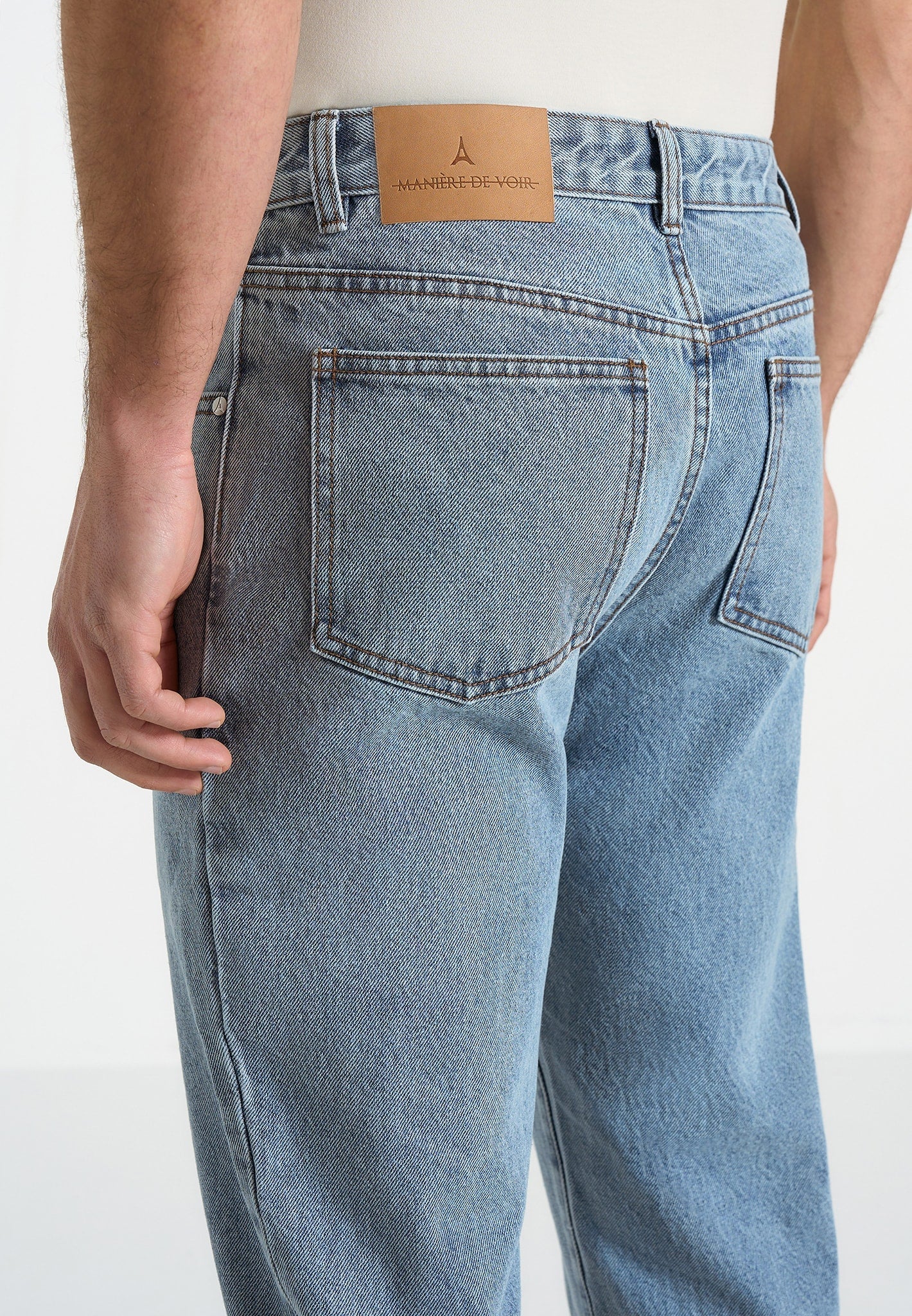 dn001-tapered-fit-jeans-mid-blue