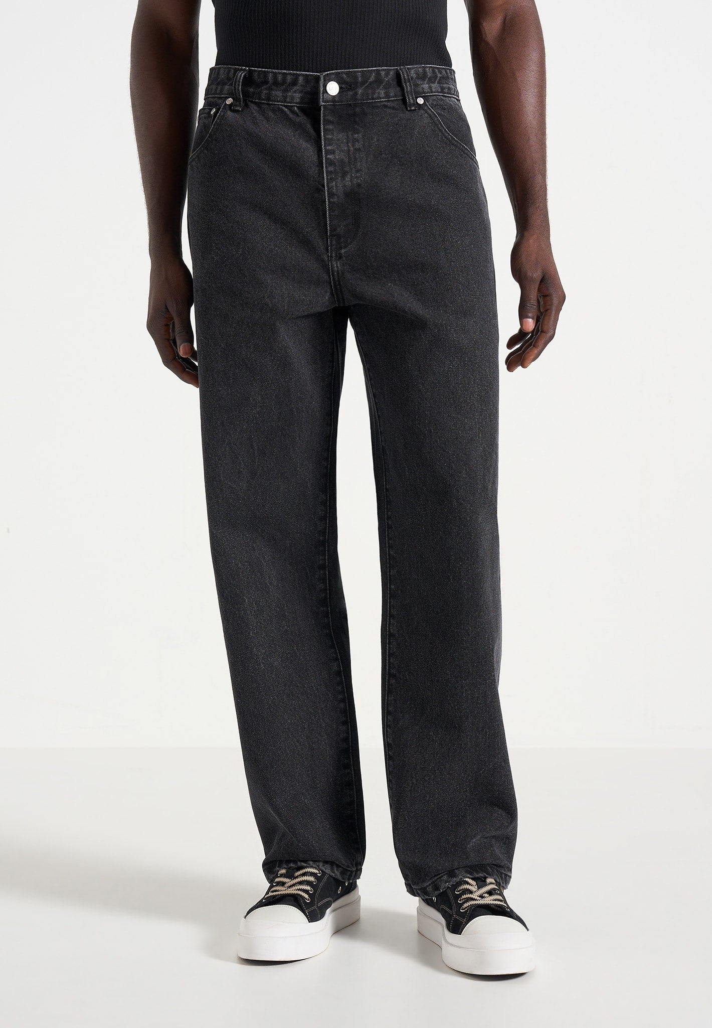 DN002 - Relaxed Fit Denim Jeans - Black 