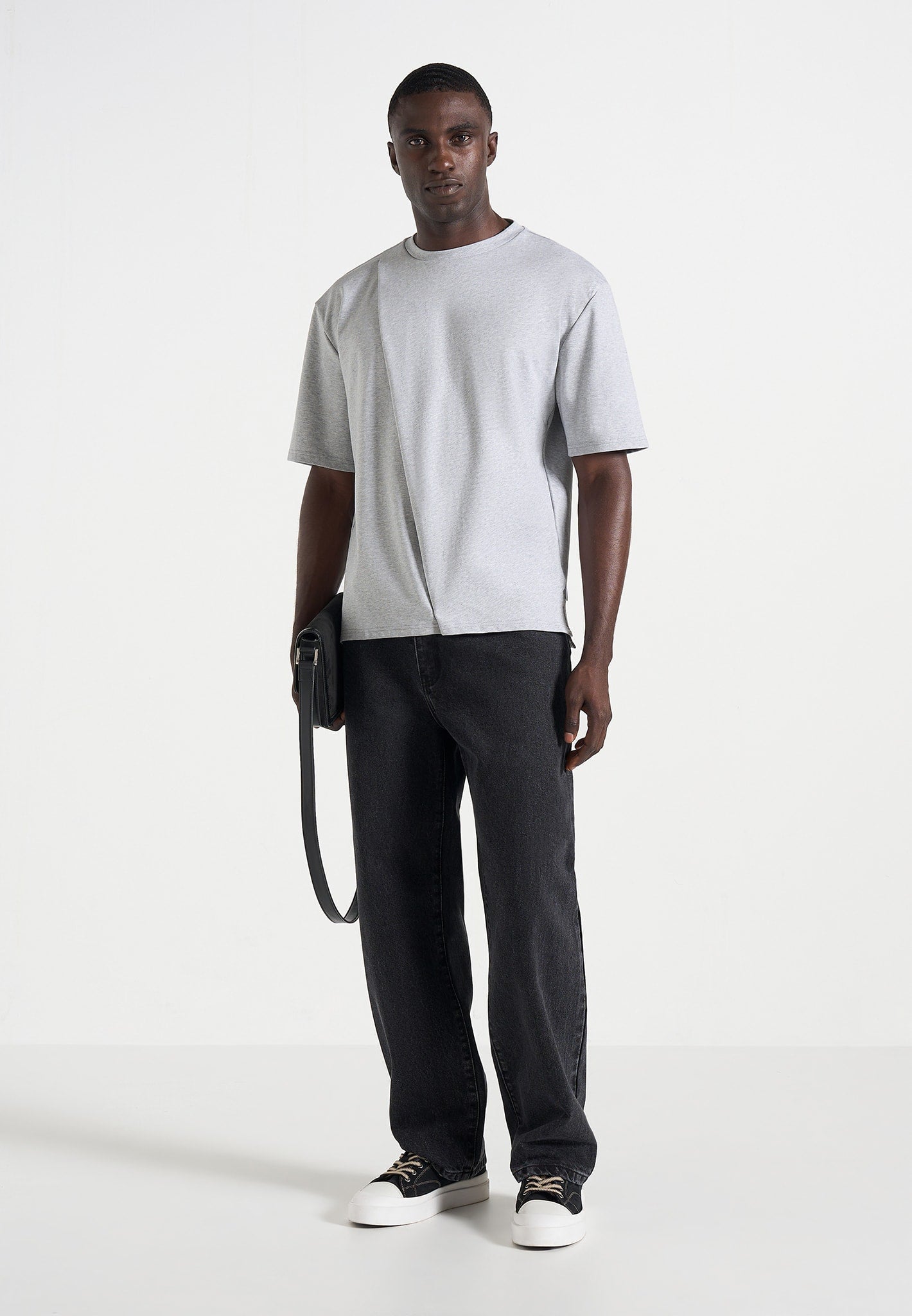 DN002 - Relaxed Fit Denim Jeans - Black 