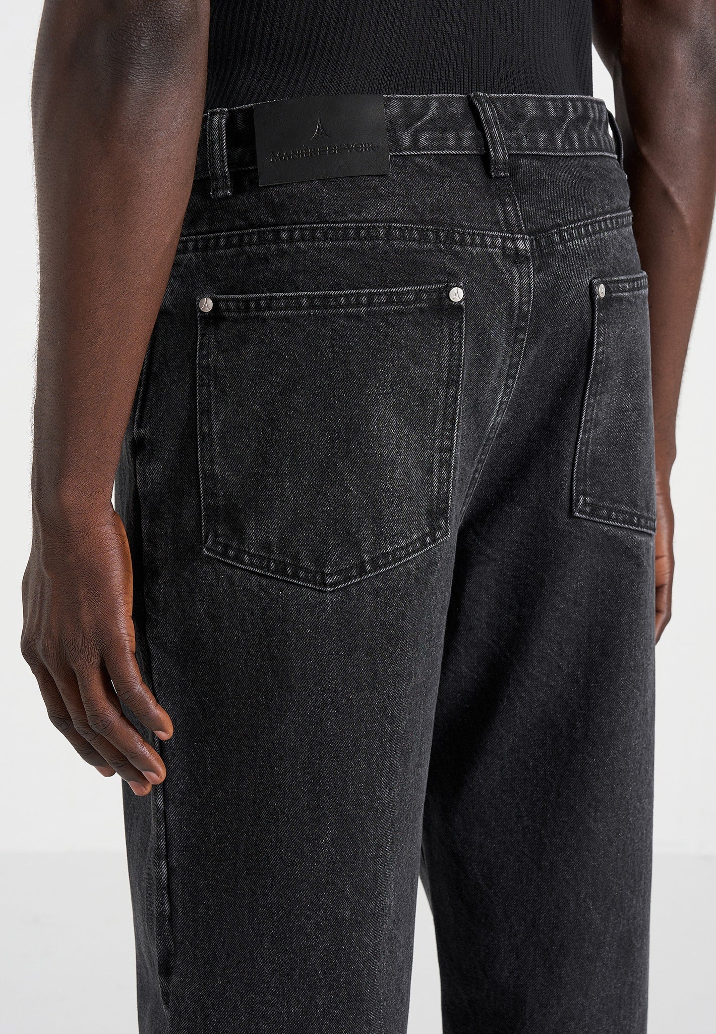 DN002 - Relaxed Fit Denim Jeans - Black