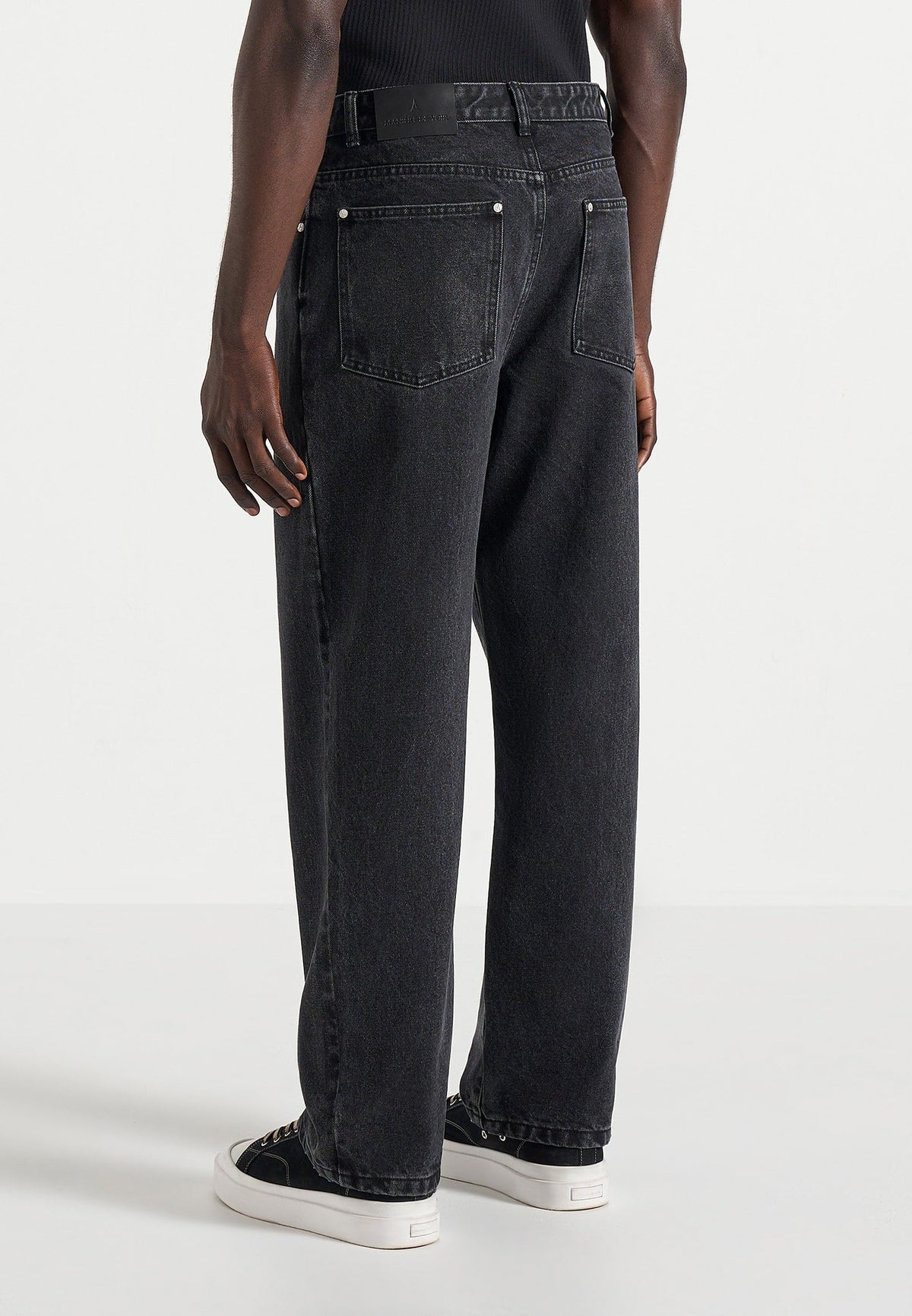 dn002-relaxed-fit-denim-jeans-black
