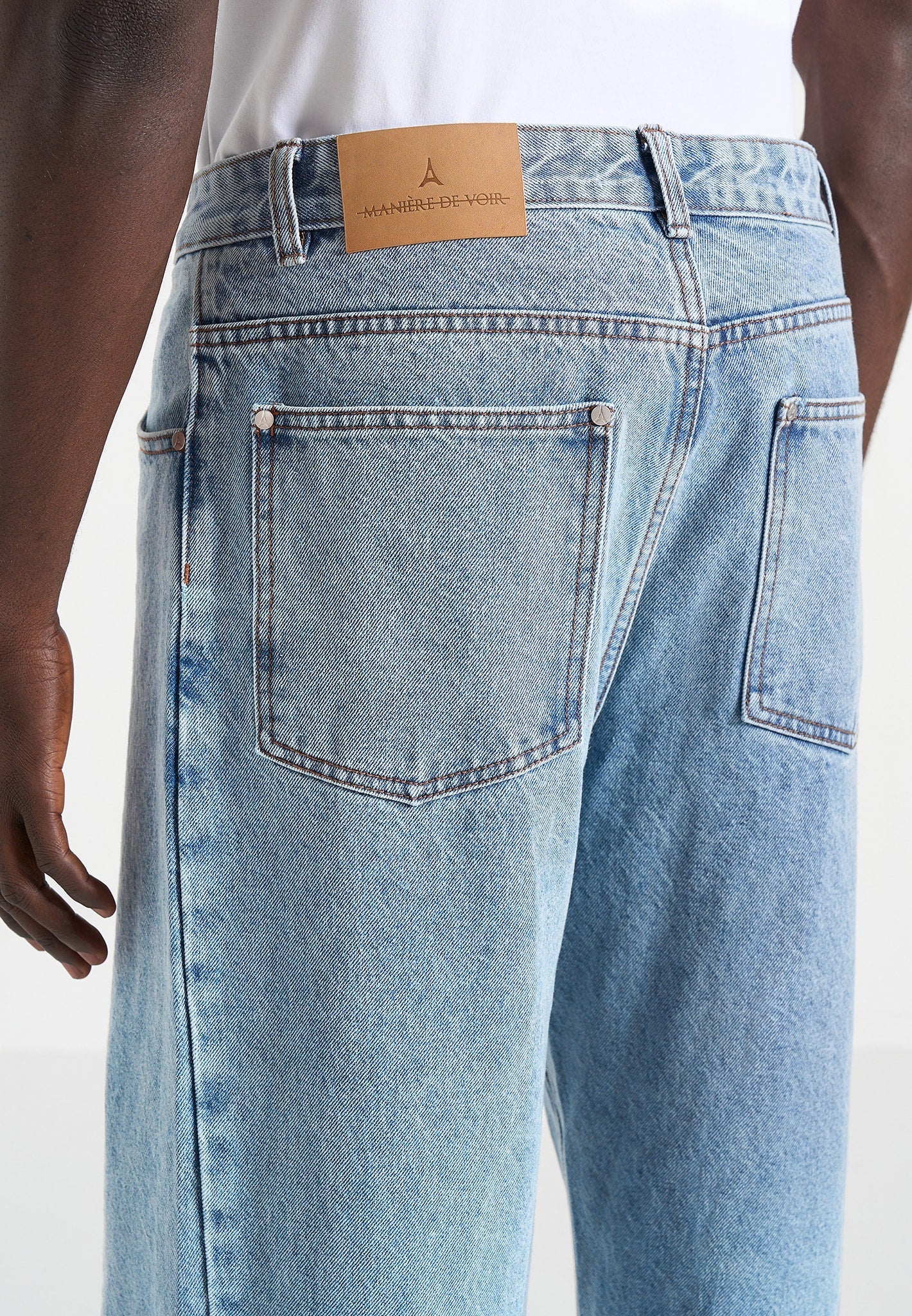 DN002 - Relaxed Fit Denim Jeans - Mid Blue