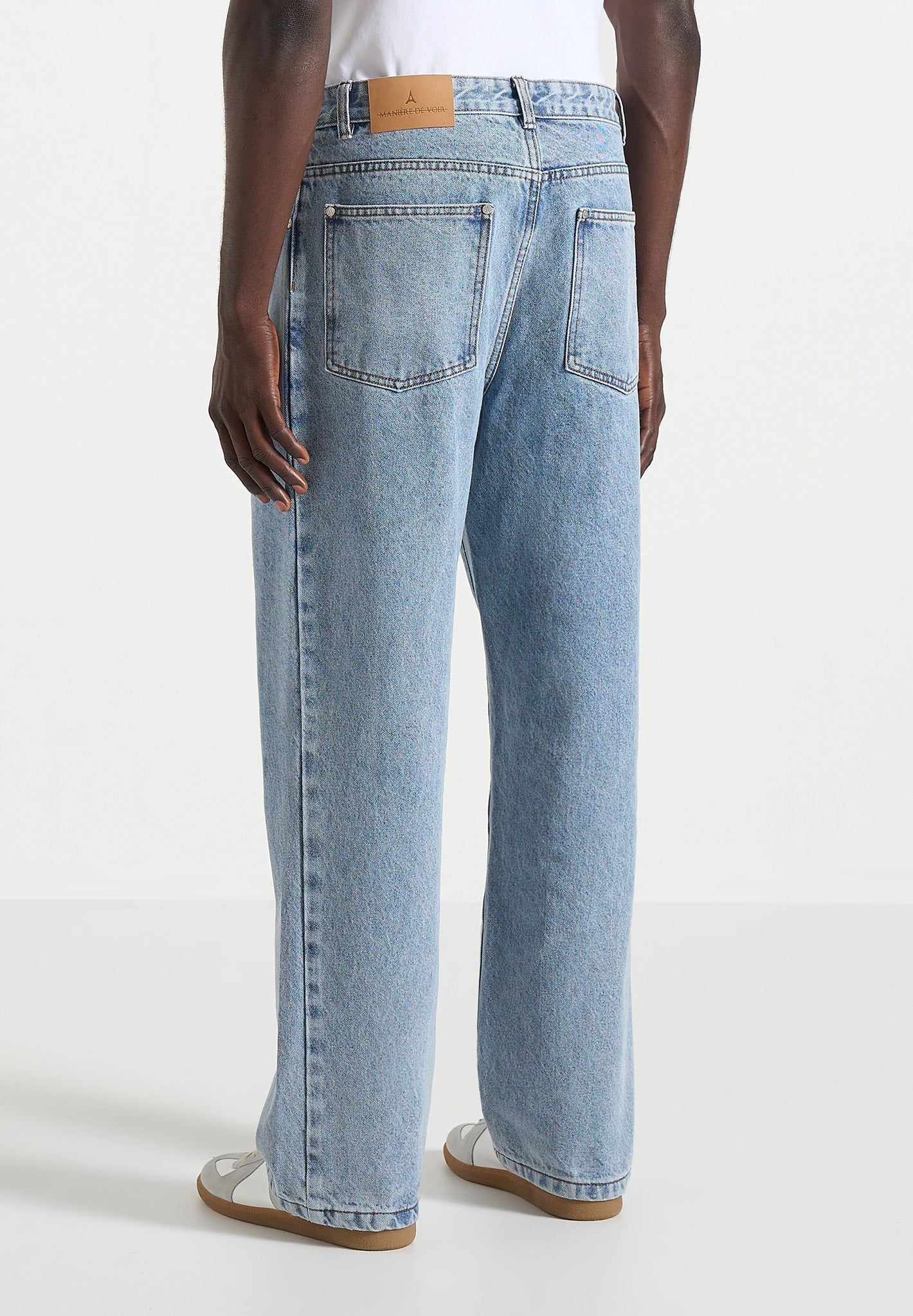 DN002 - Relaxed Fit Denim Jeans - Mid Blue
