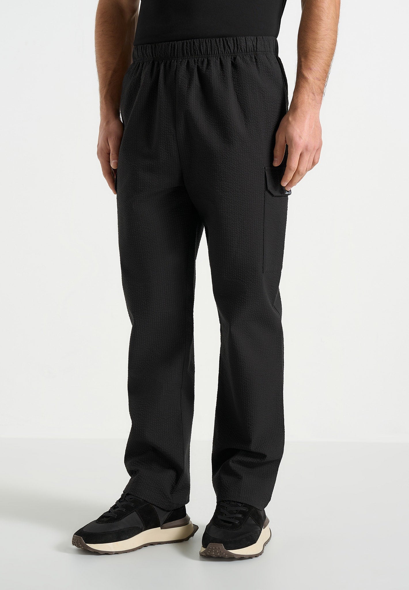 Rayan - Textured Cargo Pants - Black 