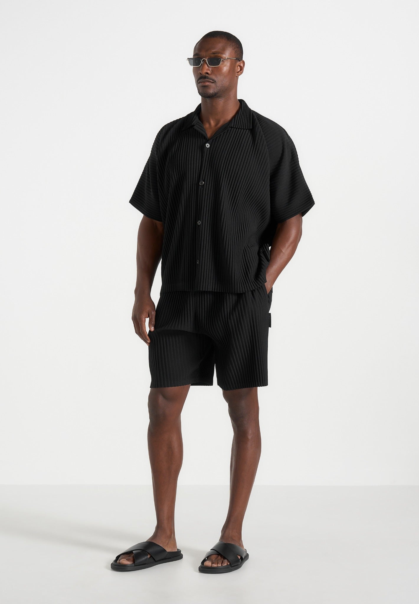 Drew - Pleated Shorts - Black 