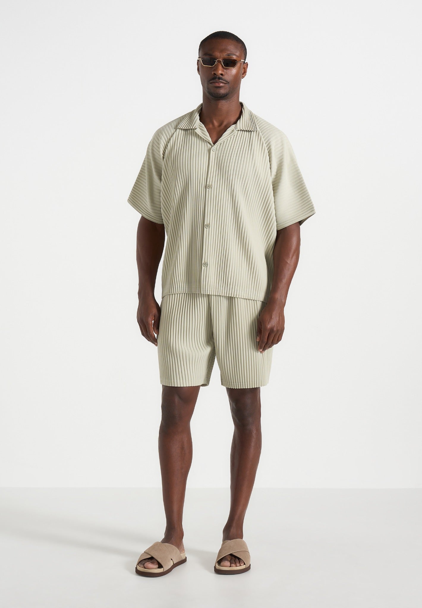 Drew - Pleated Shorts - Sage 