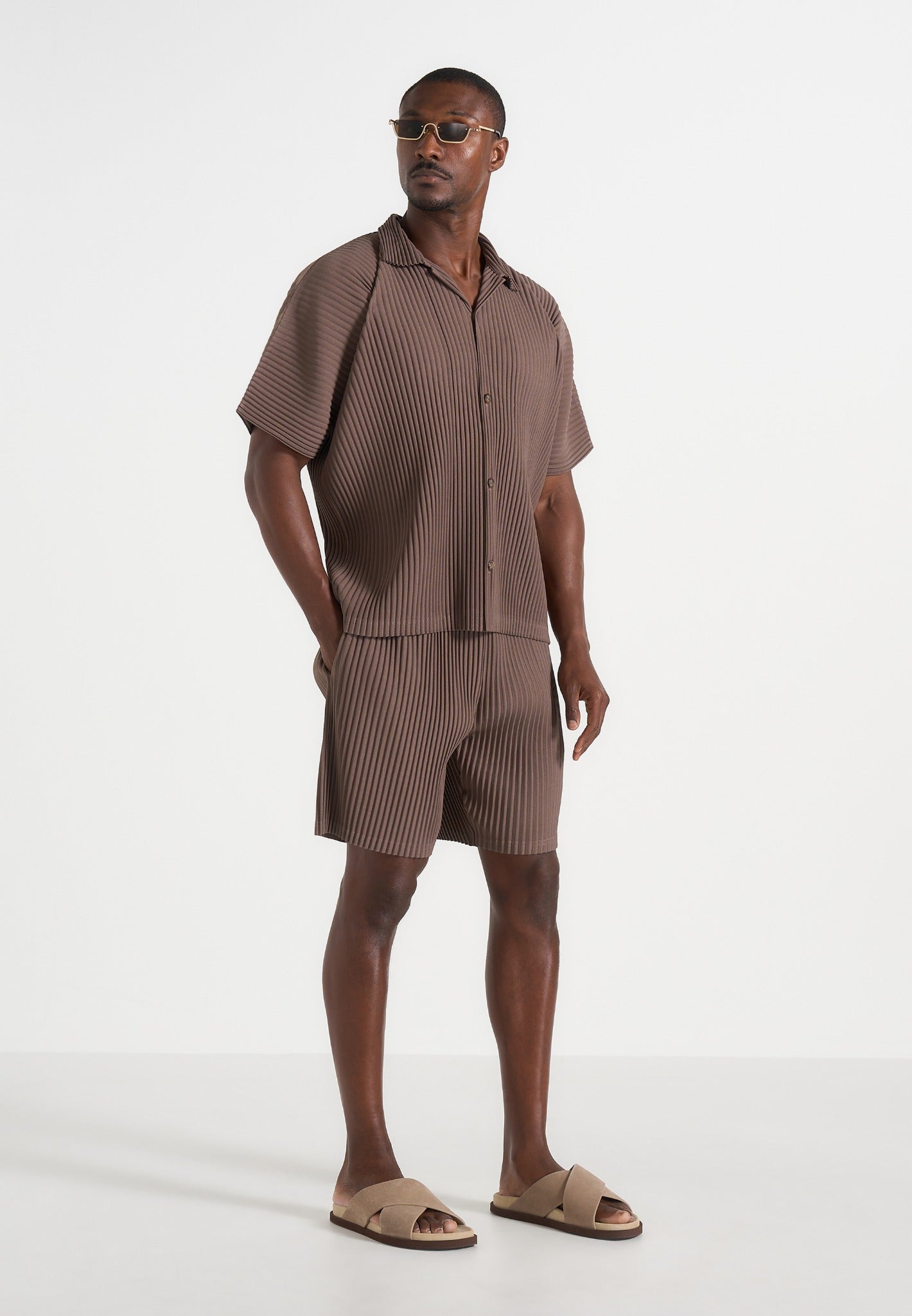 Justin - Pleated Boxy Shirt - Brown 