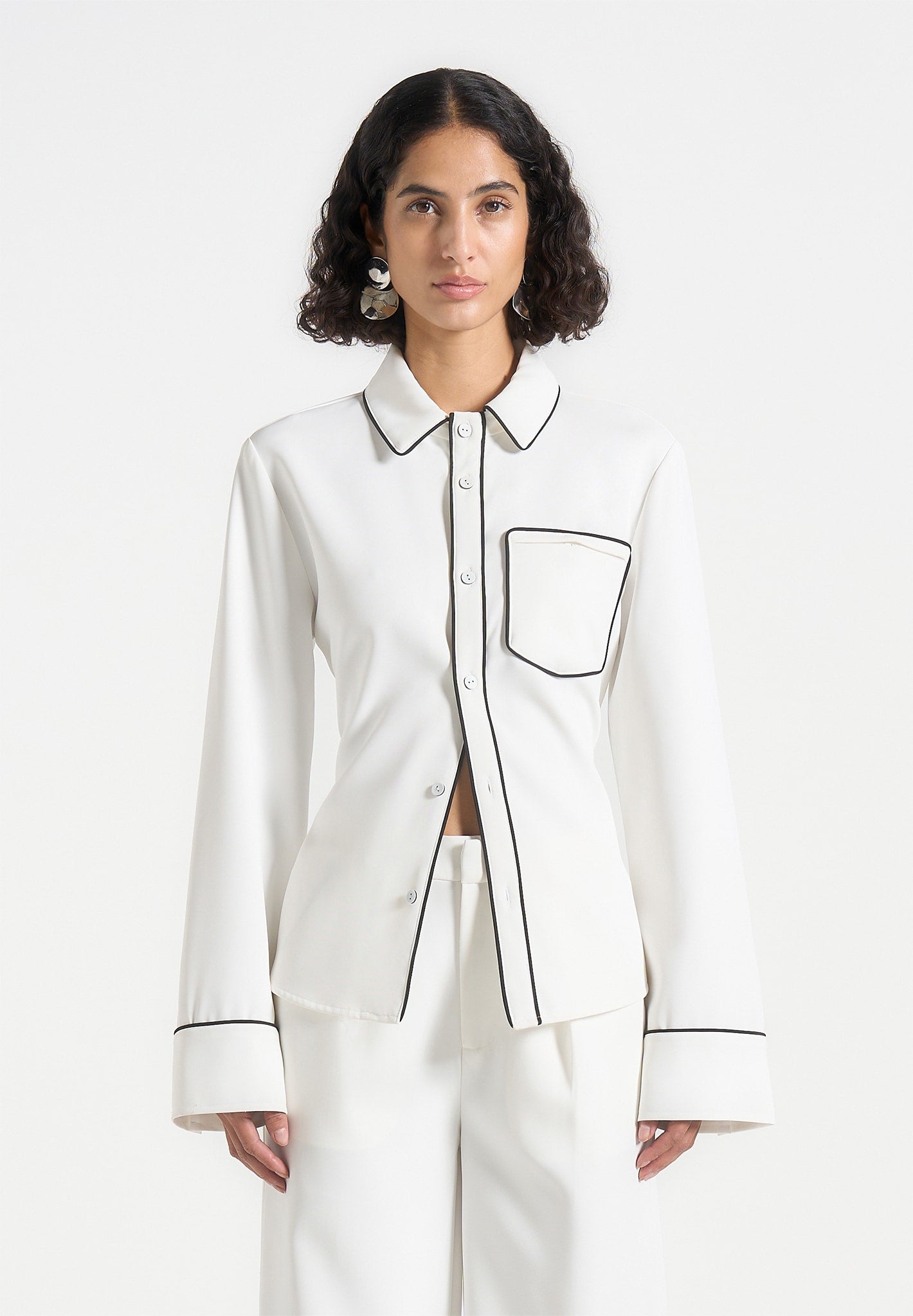 contrast-piped-backless-tie-shirt-white-black