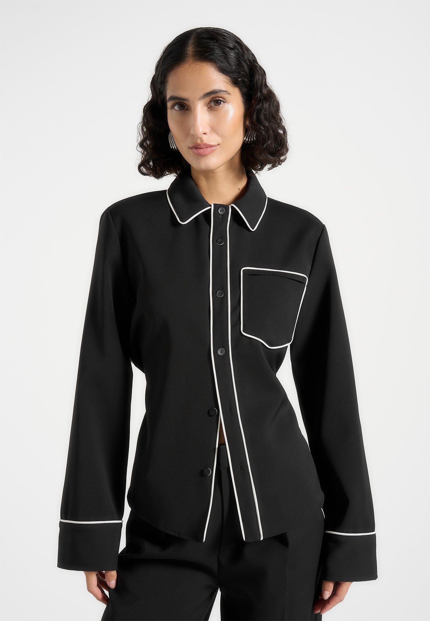 contrast-piped-backless-tie-shirt-black-white