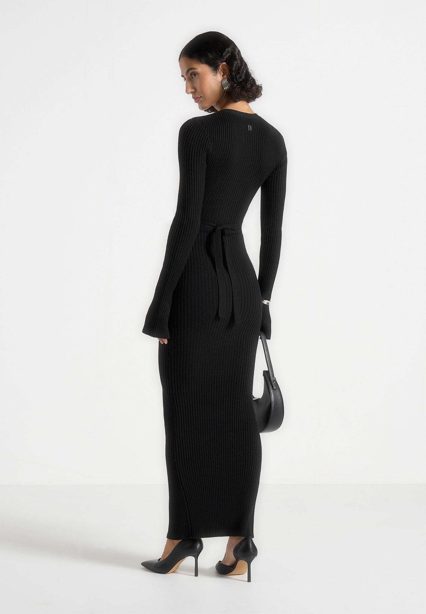 assia-long-sleeve-knitted-maxi-dress-with-belt-black