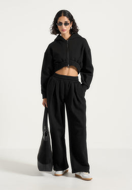 fanny-straight-leg-box-pleat-joggers-black