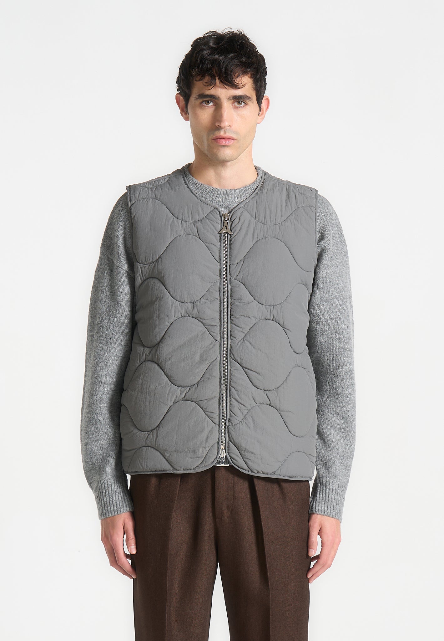 quilted-pattern-gilet-grey