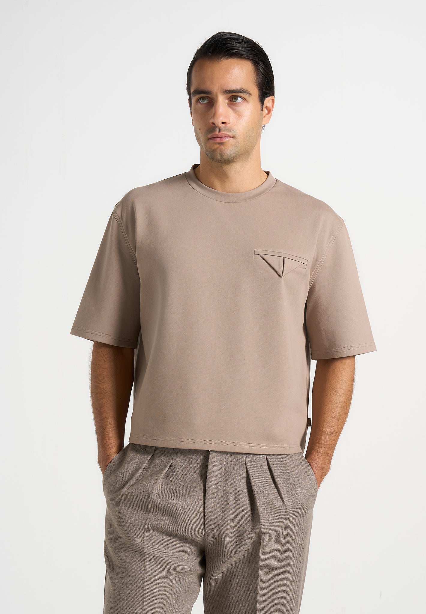 Leon - Boxy Cropped T-Shirt - Taupe