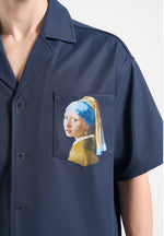 stephane-a-girl-with-a-pearl-earring-boxy-shirt-indigo