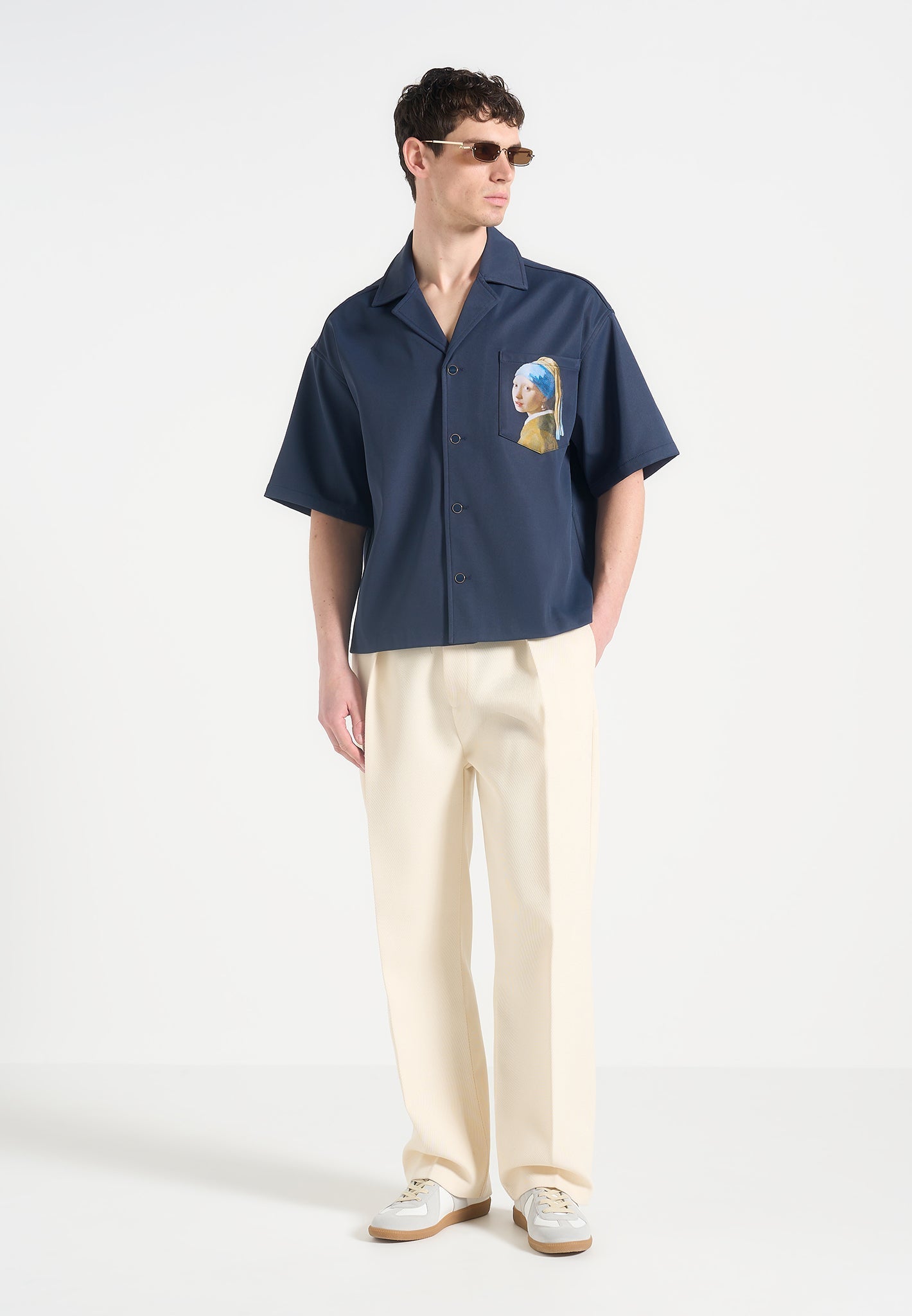 stephane-a-girl-with-a-pearl-earring-boxy-shirt-indigo