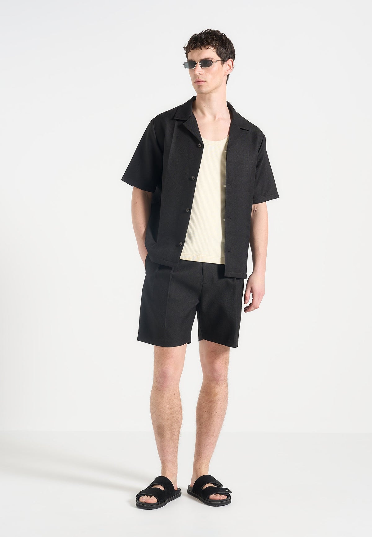 Bertrand - Twin Pleat Tailored Shorts - Black