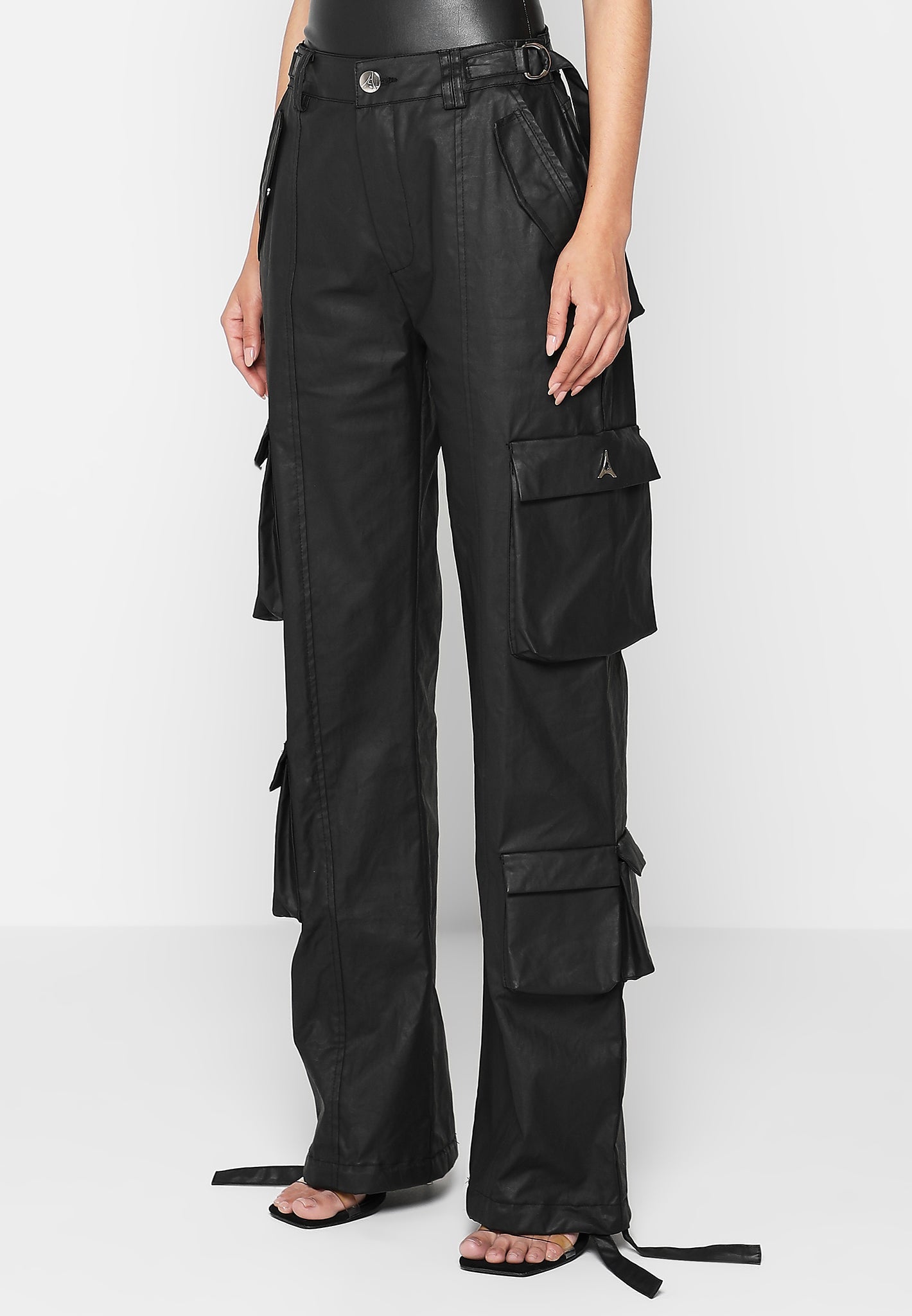 mid-rise-waxed-cargo-pants-black