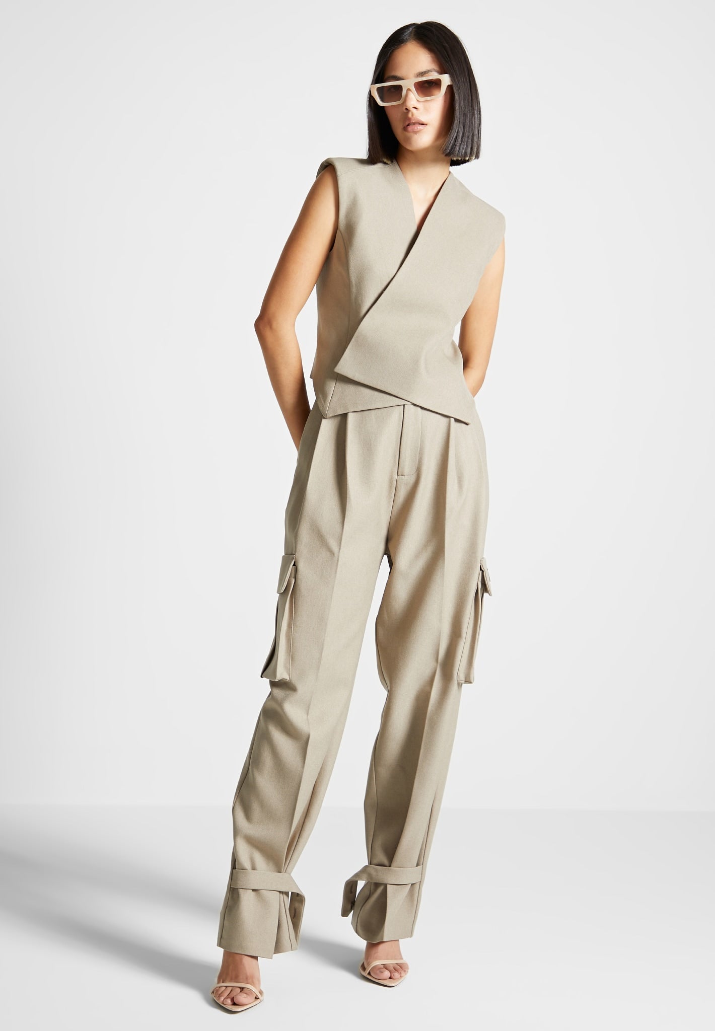 Danielle - Tailored Pleated Cargo Trousers - Beige 