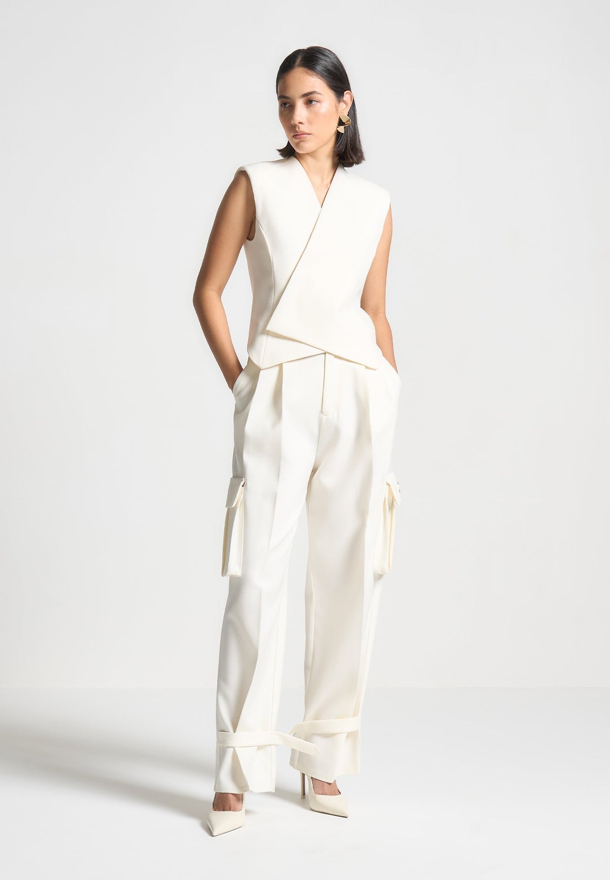 D⁠anielle - Tailored Pleated Cargo Pants - Off White