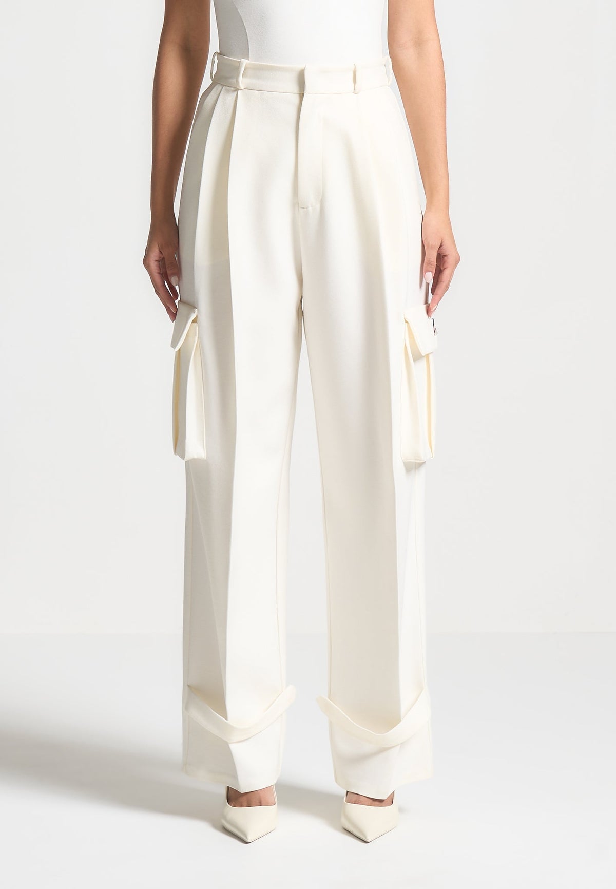 D⁠anielle - Tailored Pleated Cargo Pants - Off White