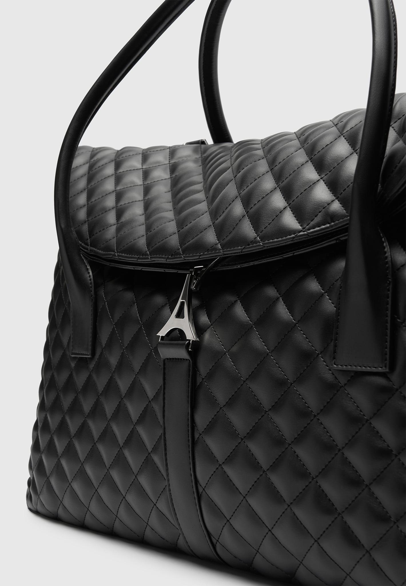 leather-diamond-quilted-travel-bag-black