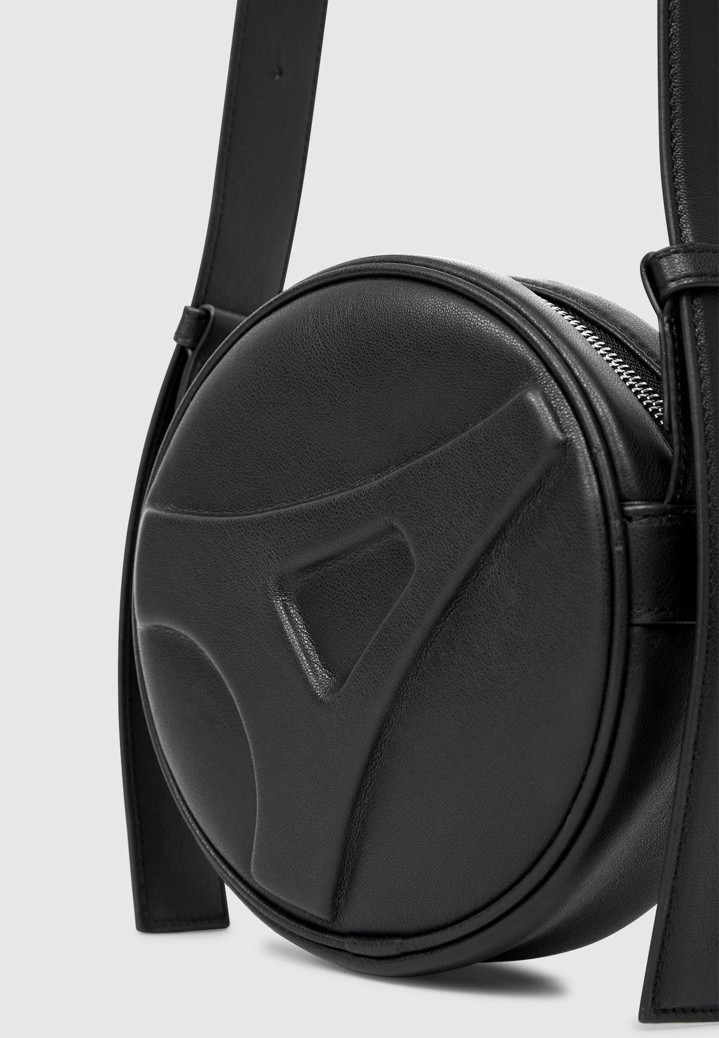 leather-embossed-eiffel-round-bag-black